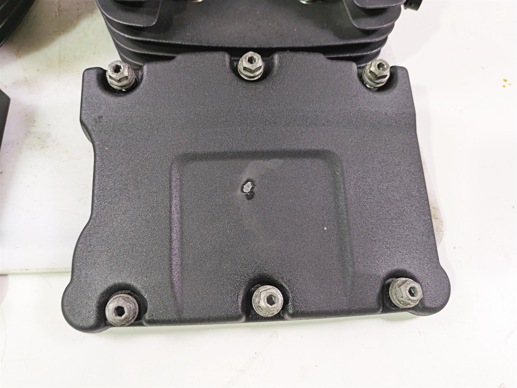 2015 Harley FXDF Dyna Fat Bob Cylinderhead Cylinder Head Set 103 16500092 {{ shop.shopifyCountryName }} - Mototech271