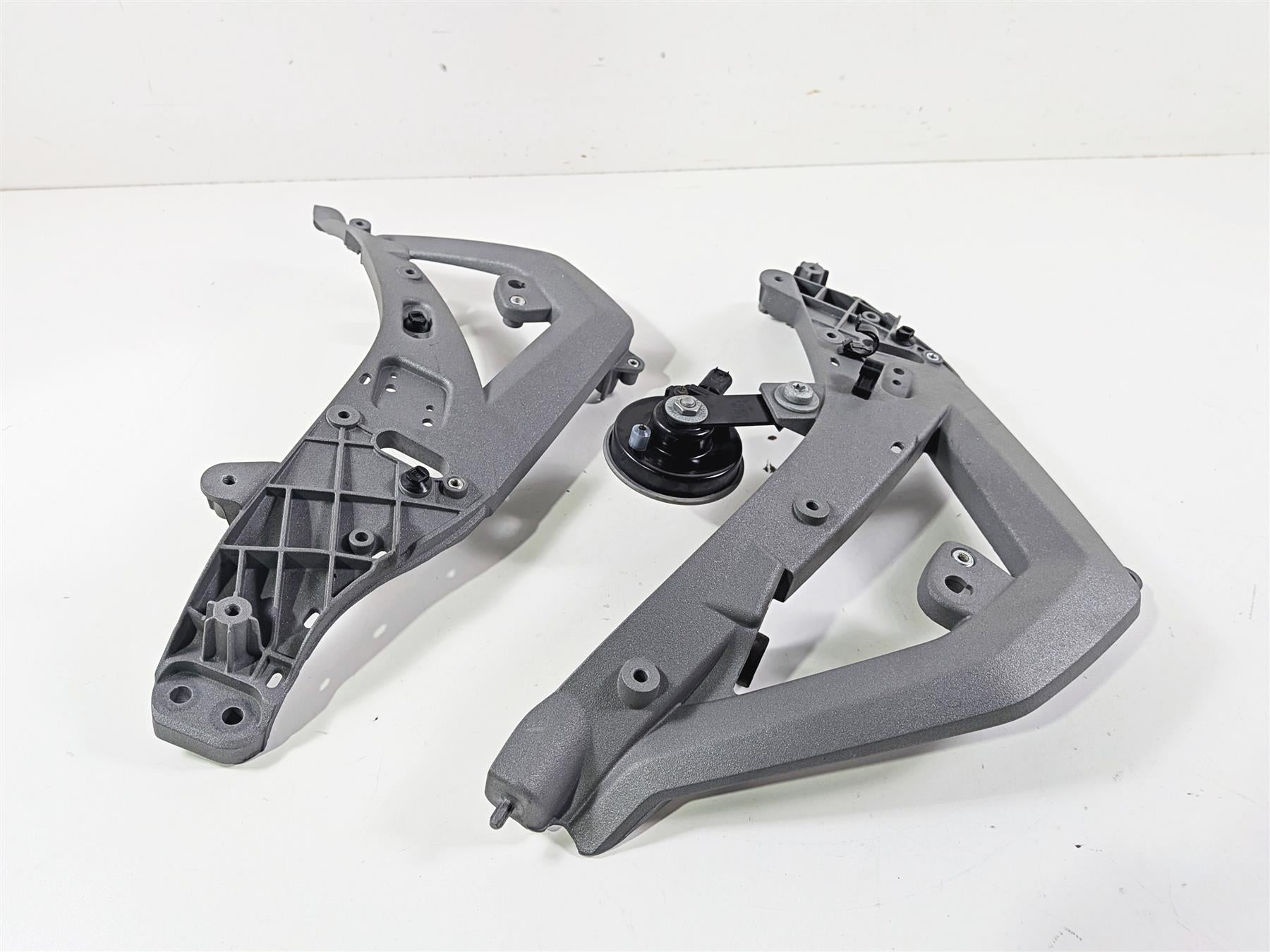 2016 BMW R1200 GS K50 Front Center Stay Carrier Mount 46638528673 46638528674 {{ shop.shopifyCountryName }} - Mototech271