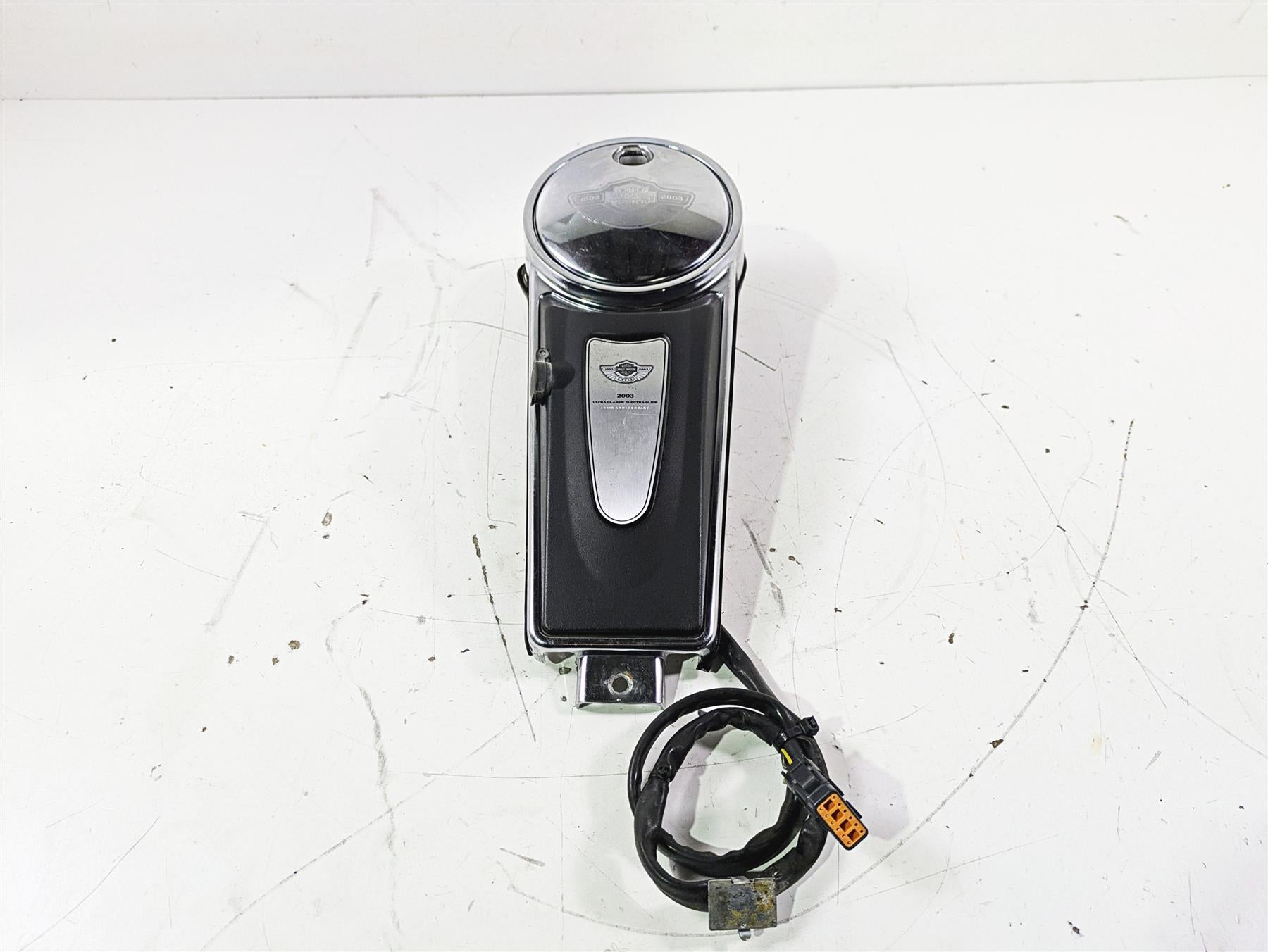 2003 Harley Touring FLHTCUI E-Glide 100th Fuel Tank Dash Cover 61270-98A {{ shop.shopifyCountryName }} - Mototech271