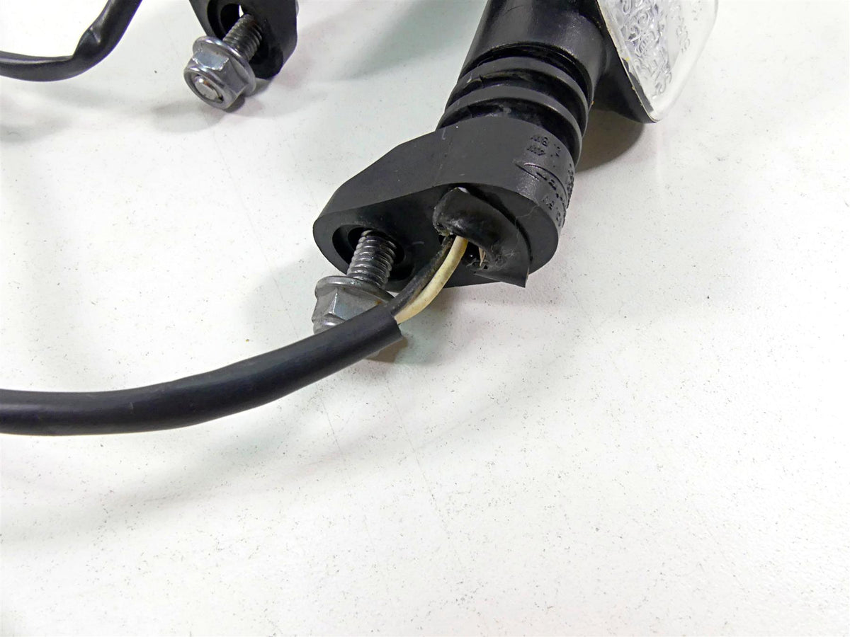 2022 Triumph Speed Triple 1200 RS Front Blinker Turn Signal Set T2704035 {{ shop.shopifyCountryName }} - Mototech271