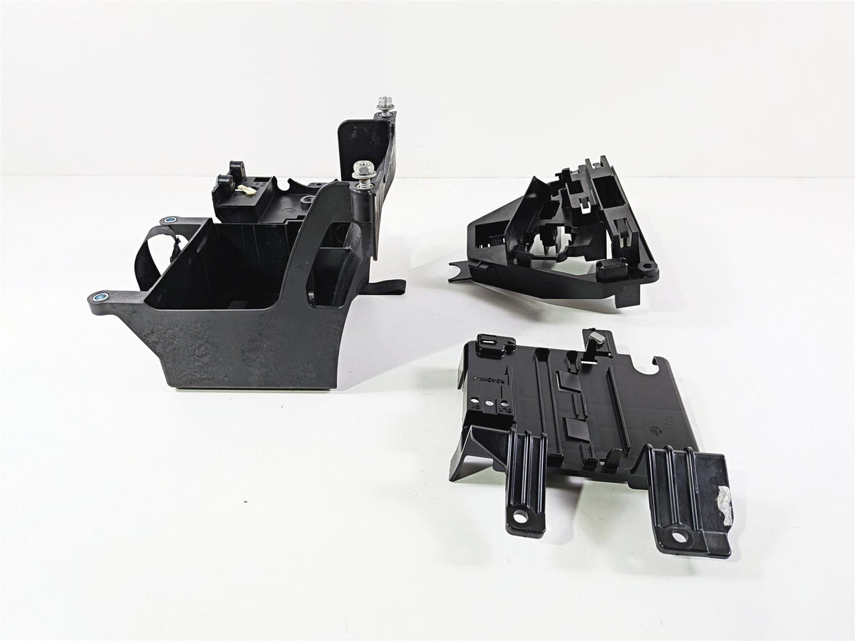 2018 Harley Touring FLHTCU Electra Glide Battery Electrical Holder Set 66000010A-Mototech271