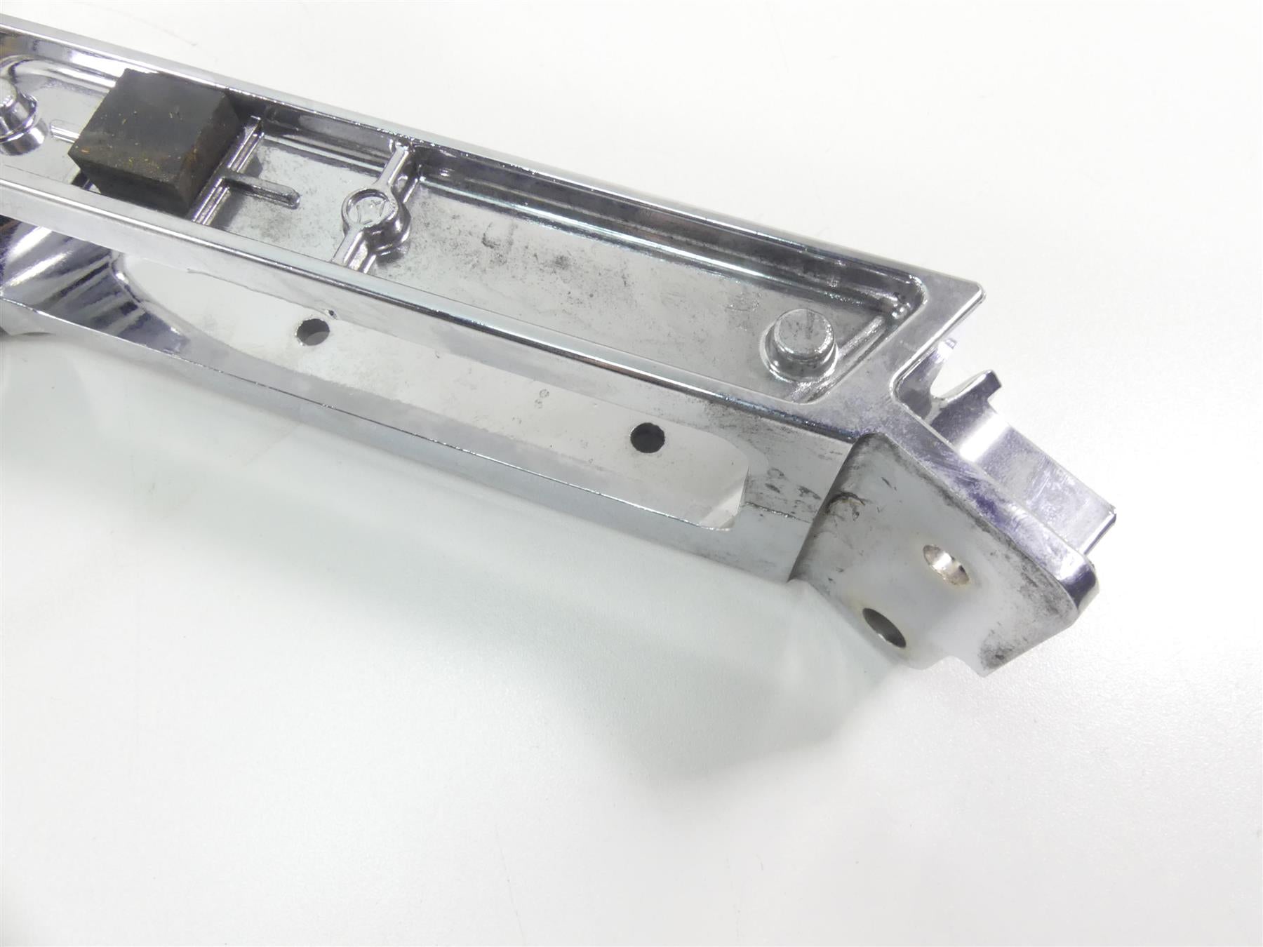 2016 Harley Touring FLHTP Electra Glide Right Rear Saddlebag Support 90200499 {{ shop.shopifyCountryName }} - Mototech271