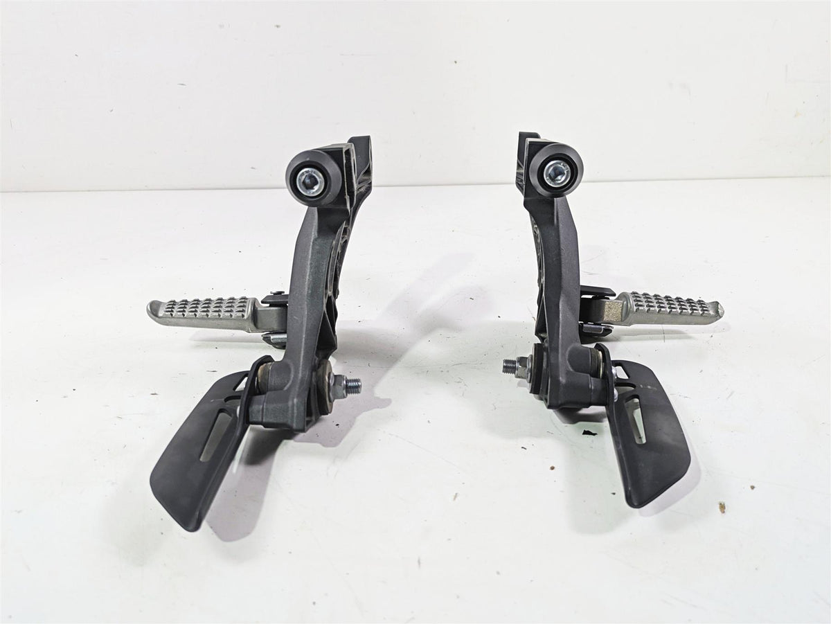 2023 Kawasaki ZX1400 ZX14R Ninja Rear Passenger Foot Peg Set 35063-0782-18R {{ shop.shopifyCountryName }} - Mototech271