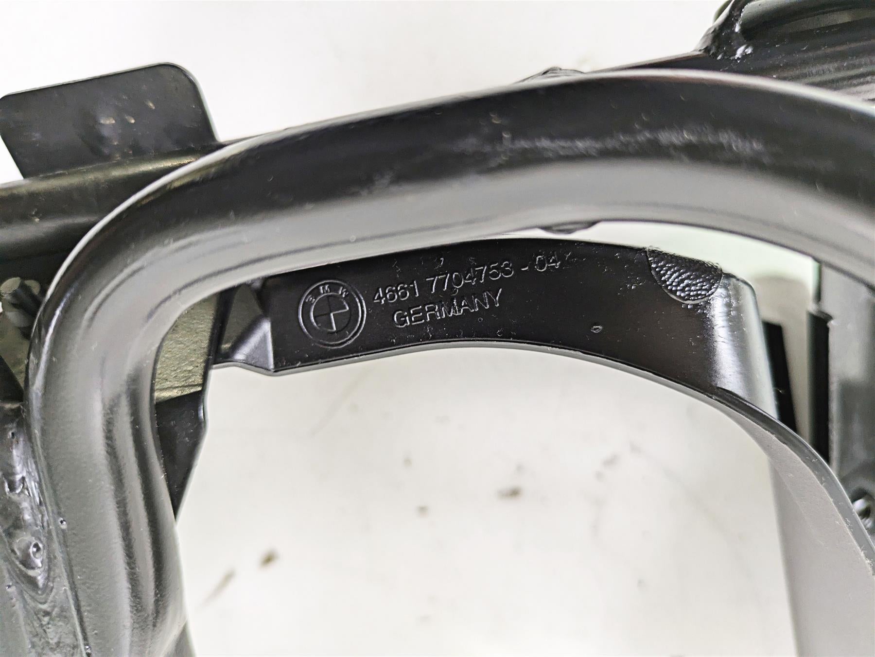2009 BMW R1200GS K255 Adv Front Fairing Bracket Stay Holder 46637701558 {{ shop.shopifyCountryName }} - Mototech271