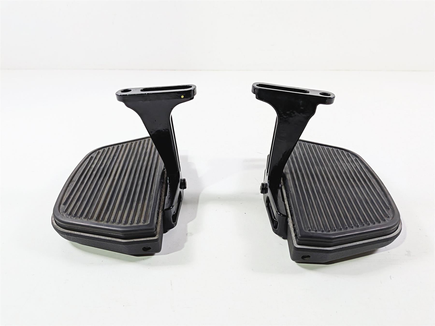 2014 Harley Touring FLHTK Electra Glide Rear Passenger Floor Board Set 52719-10-Mototech271