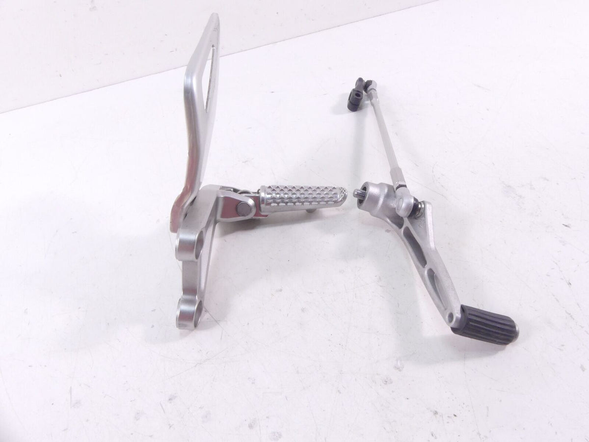 2014 Honda CBR1000 SP Fireblade Left Front Footpeg & Shifter 50700-MGP-D60 {{ shop.shopifyCountryName }} - Mototech271