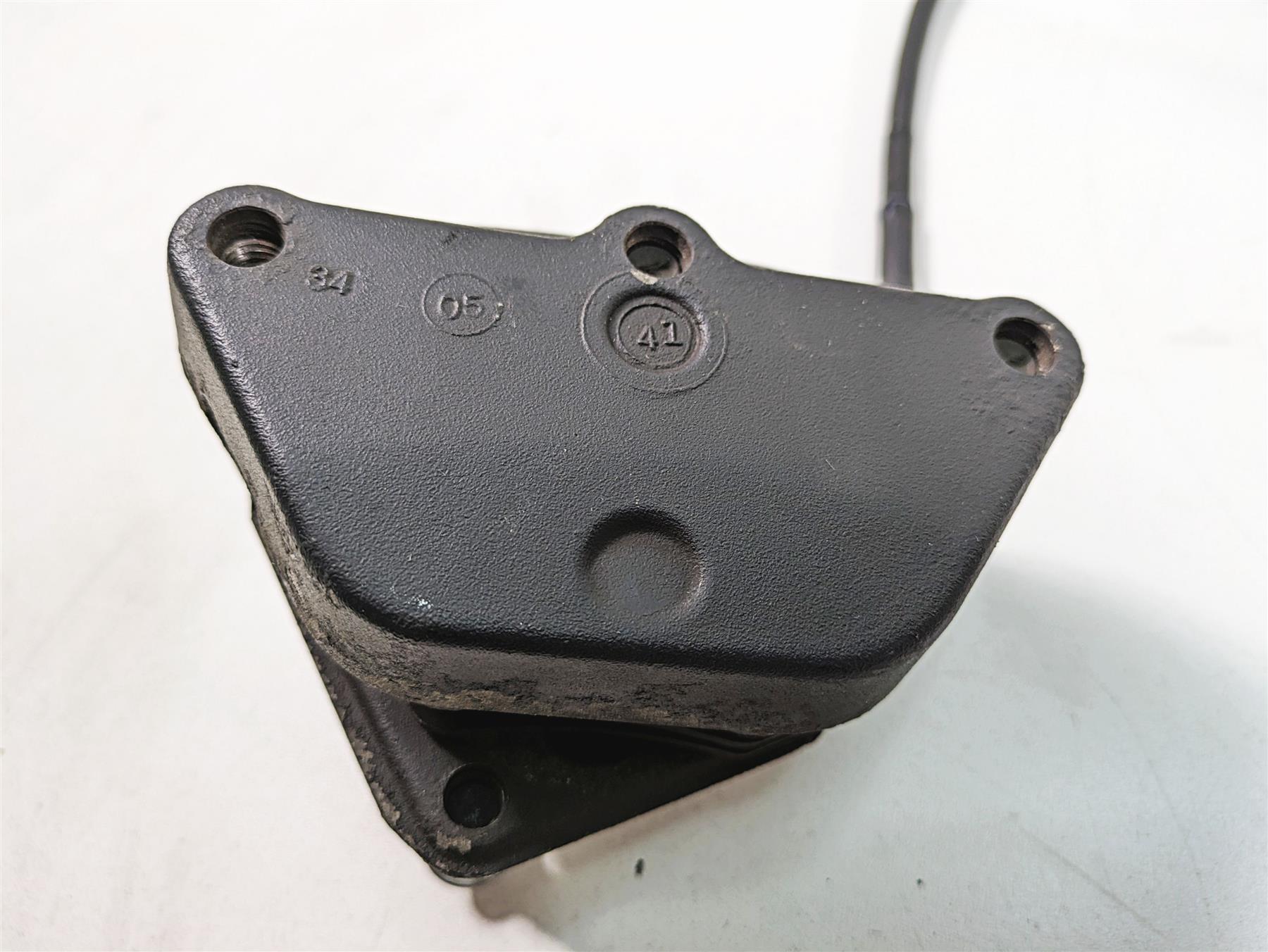 2005 Harley Touring FLHTCUI Electra Glide Front Brake Caliper Set 44046-00D {{ shop.shopifyCountryName }} - Mototech271
