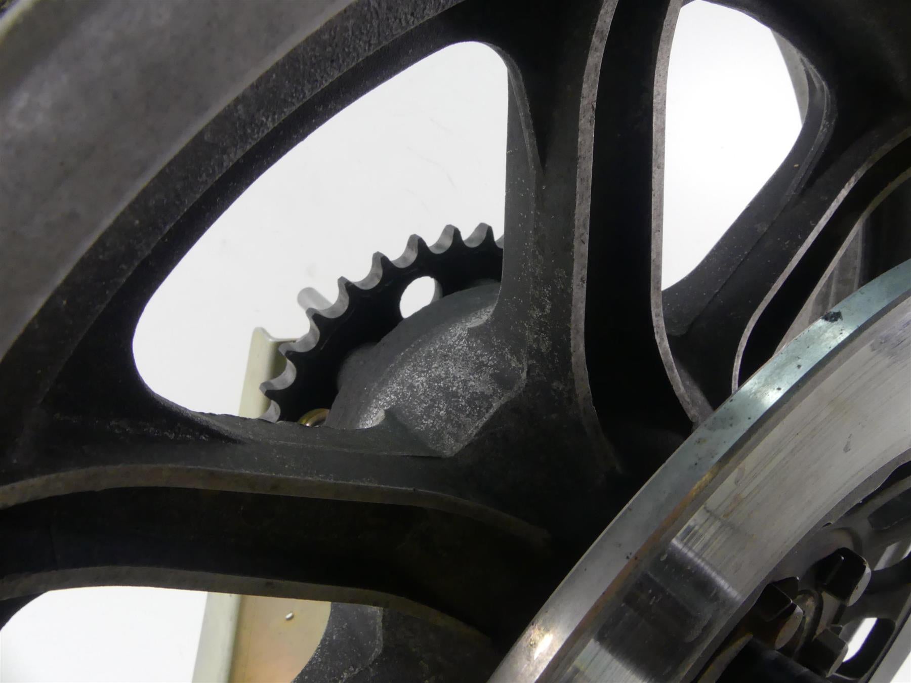 1978 Yamaha XS650 SE Special 16x3 Rear Cast Wheel Rim & Brake Disc 2M0-25338-20 {{ shop.shopifyCountryName }} - Mototech271