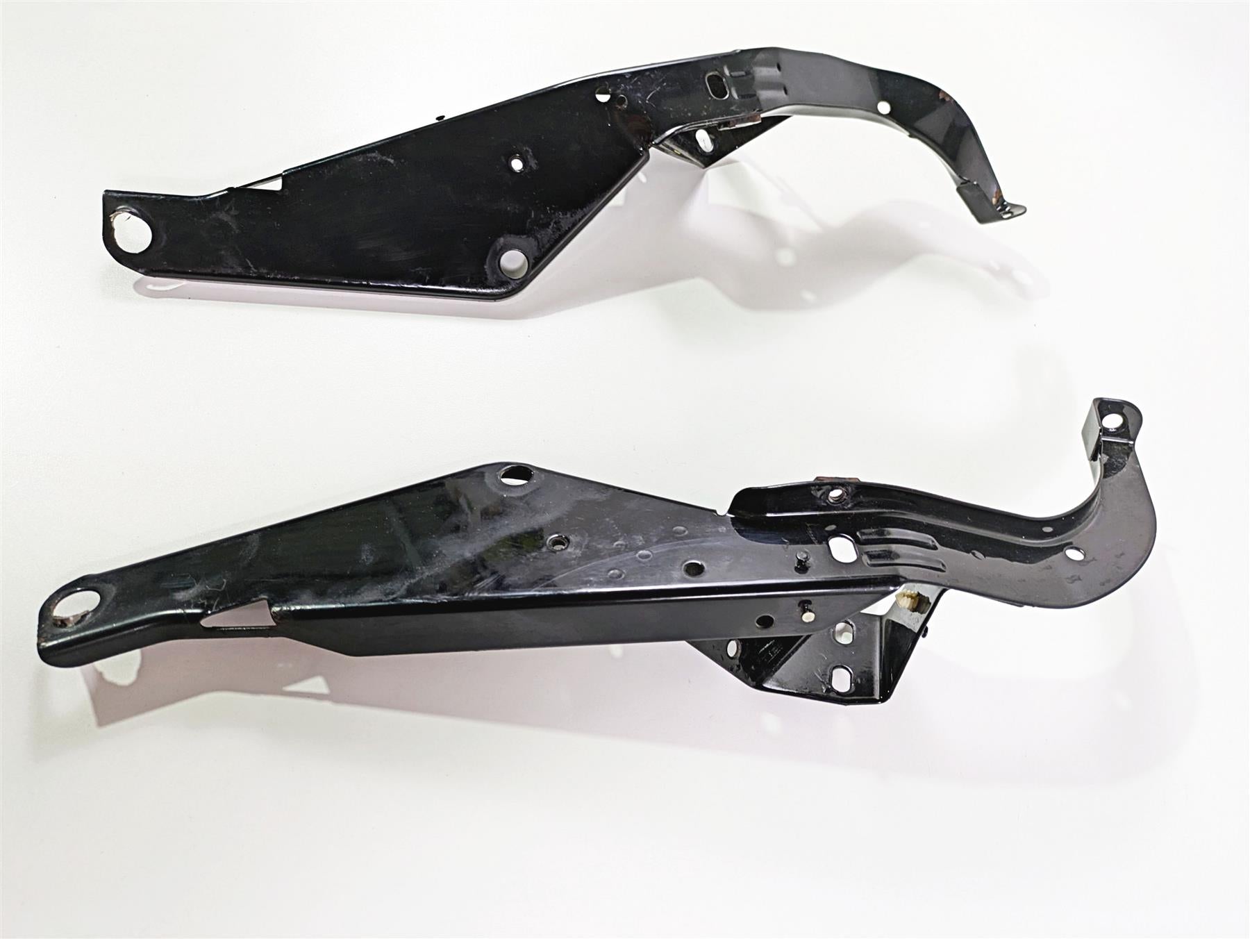 2010 Harley Touring FLHTK Electra Glide Front Fairing Bracket Set Read 58479-96B {{ shop.shopifyCountryName }} - Mototech271