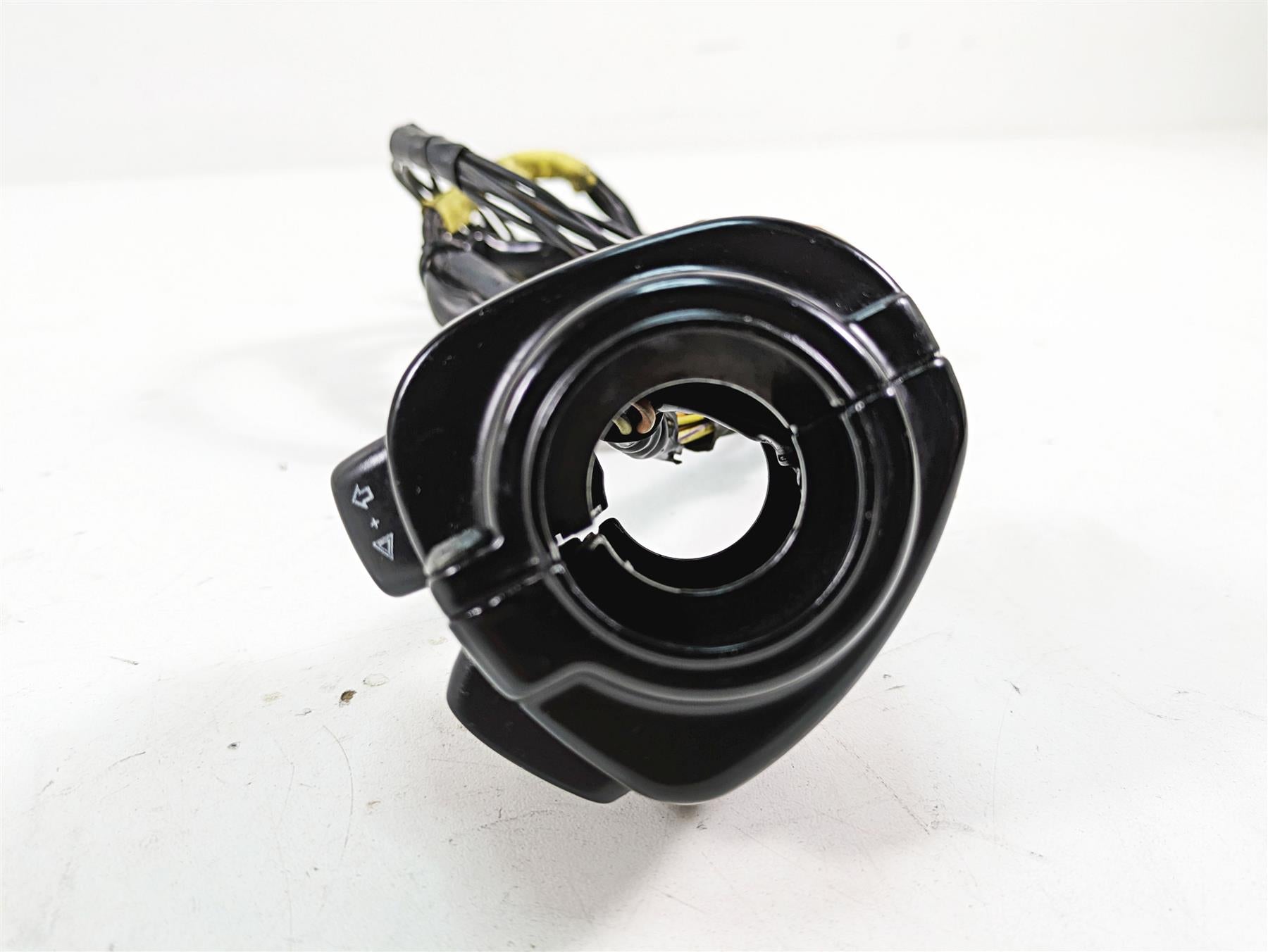 2005 Harley Dyna FXDL Low Rider Left Hand Control Switch - Read 71682-06A {{ shop.shopifyCountryName }} - Mototech271