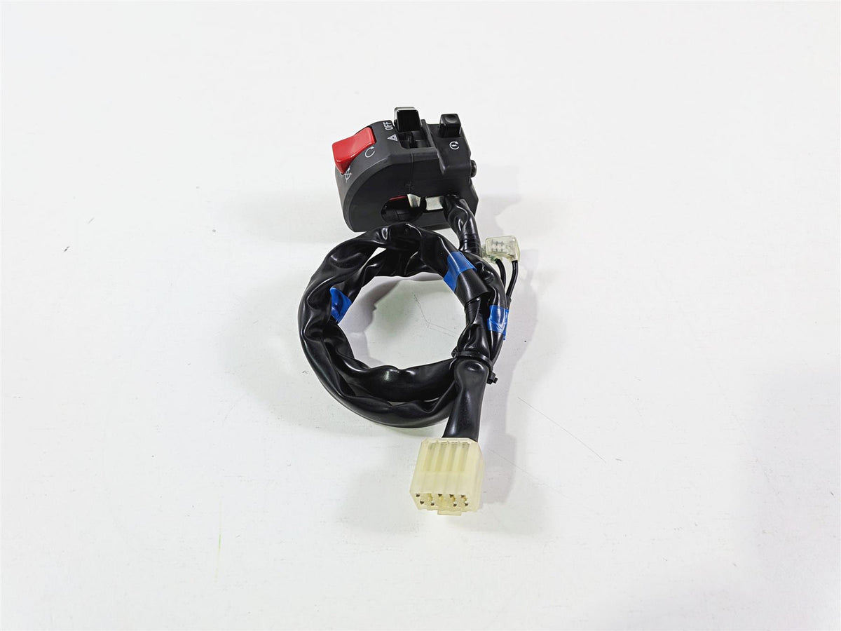 2025 Yamaha YZF R7 Right Side Start Stop Hand Control Switch BEB-83963-00-00 {{ shop.shopifyCountryName }} - Mototech271