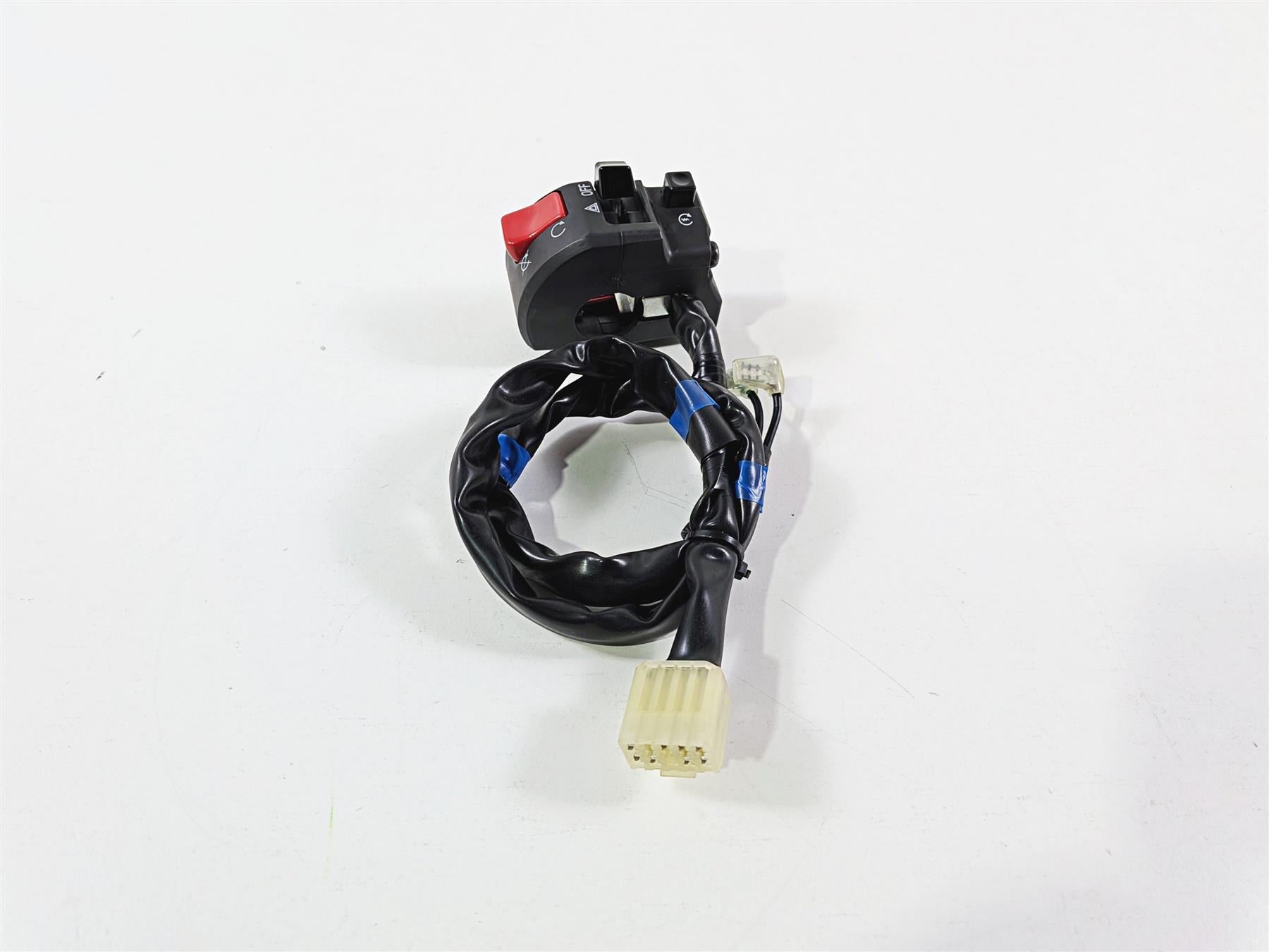 2025 Yamaha YZF R7 Right Side Start Stop Hand Control Switch BEB-83963-00-00 {{ shop.shopifyCountryName }} - Mototech271