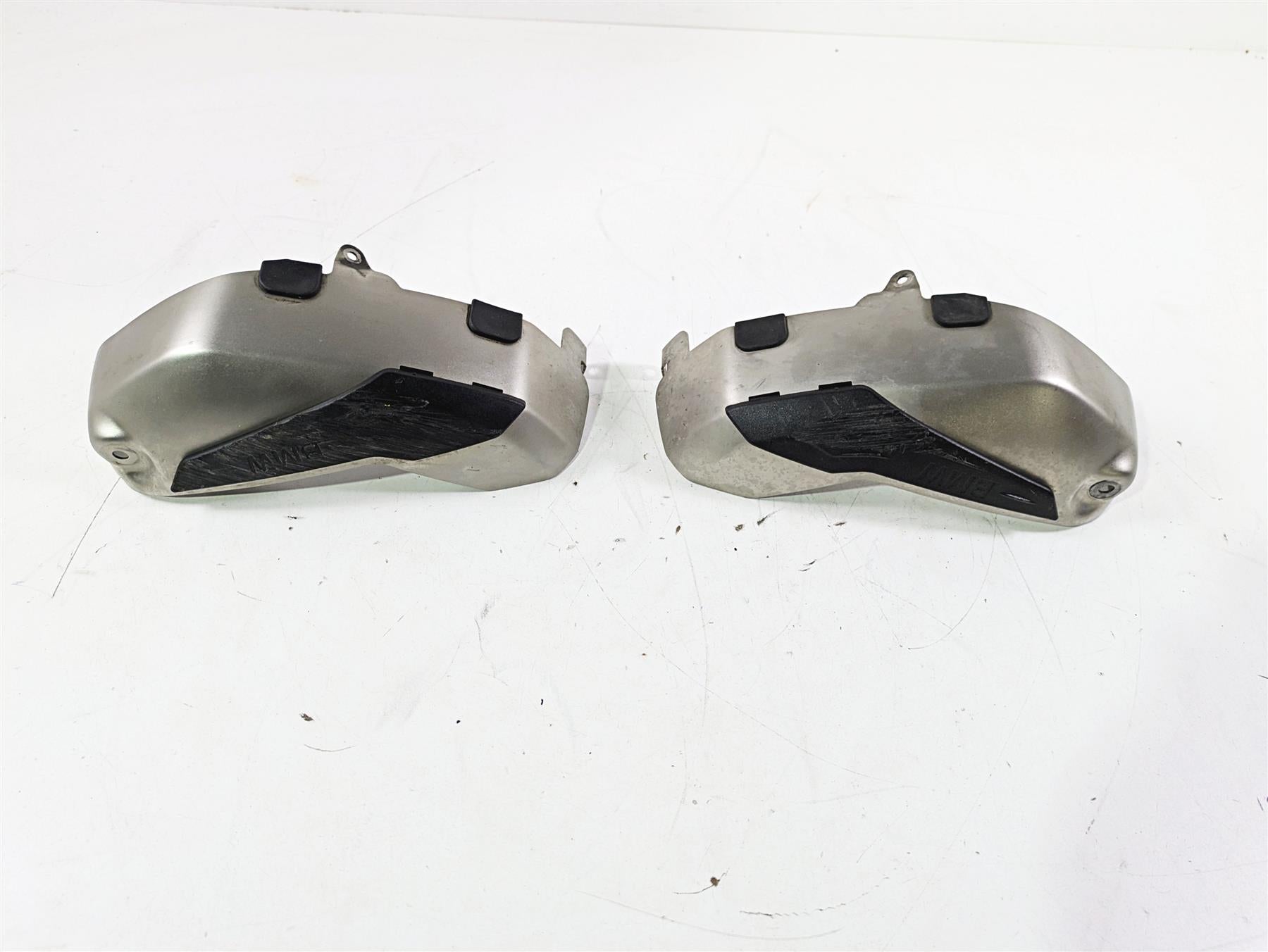 2016 BMW R1200RS K54 Valve Cover Protection Guard 77142465251 {{ shop.shopifyCountryName }} - Mototech271