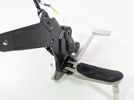 2023 Suzuki GSX1300 RR Hayabusa Right Front Footpeg & Brake Pedal 43510-10L00 {{ shop.shopifyCountryName }} - Mototech271