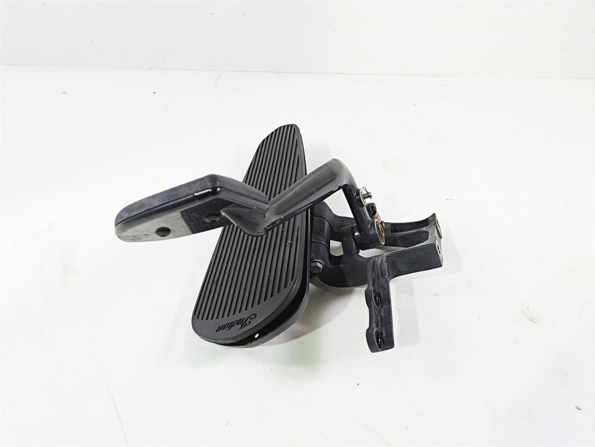 2018 Indian Chieftain Dark Horse Front Right Floor Board & Brake Pedal 5141001 {{ shop.shopifyCountryName }} - Mototech271