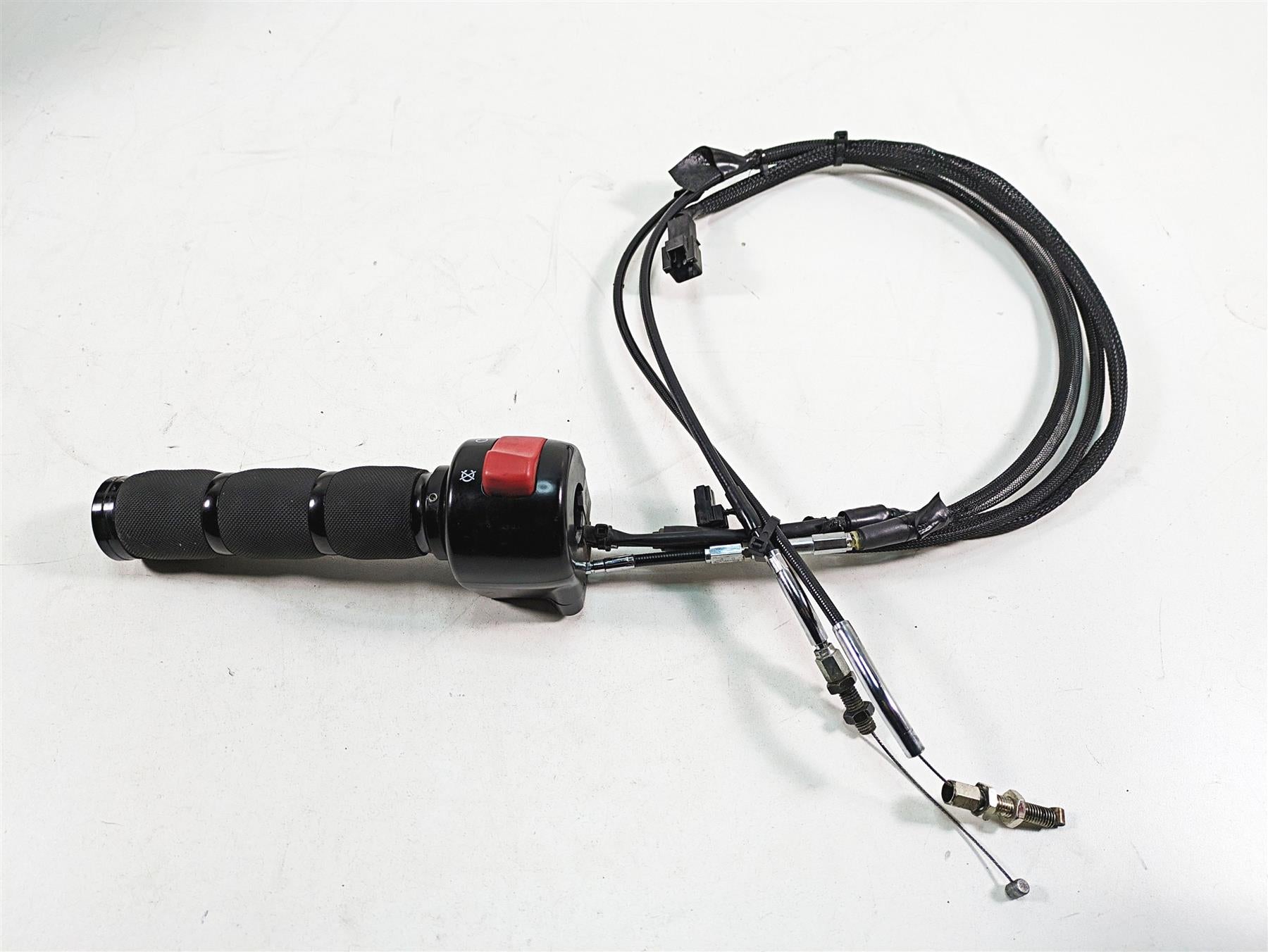 2016 Suzuki M109R VZR1800 Right Hand Start Stop Control Switch 37200-06J00 {{ shop.shopifyCountryName }} - Mototech271