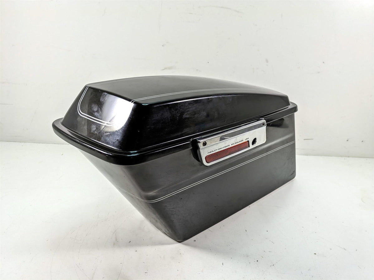 2006 Harley Touring FLHTCUI Electra Glide Left Saddlebag Saddle Bag 90753-93 {{ shop.shopifyCountryName }} - Mototech271