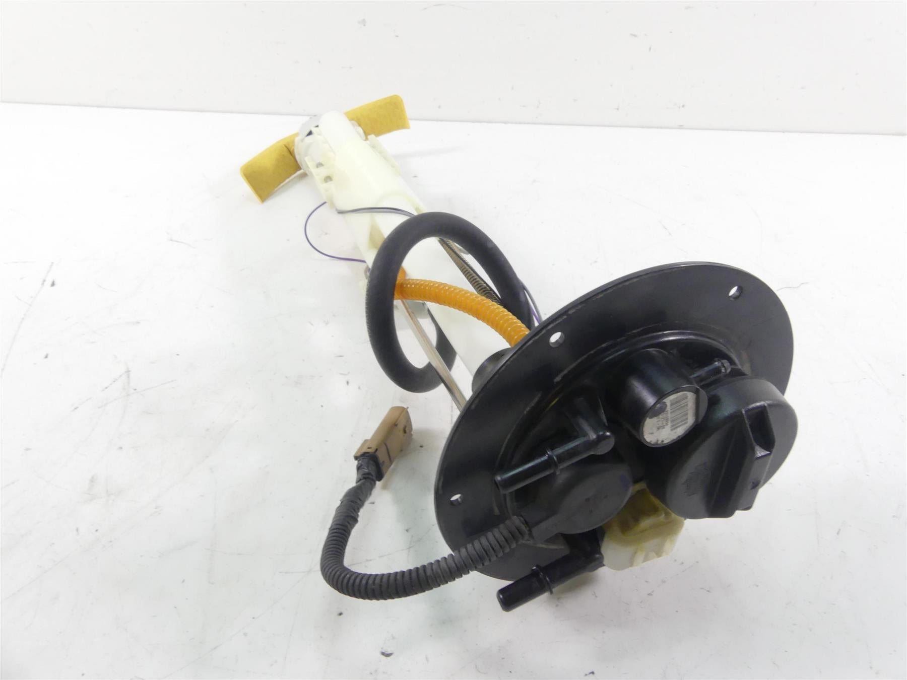 2011 Harley VRSCF Muscle Rod Fuel Gas Petrol Pump - Tested 75310-07 {{ shop.shopifyCountryName }} - Mototech271