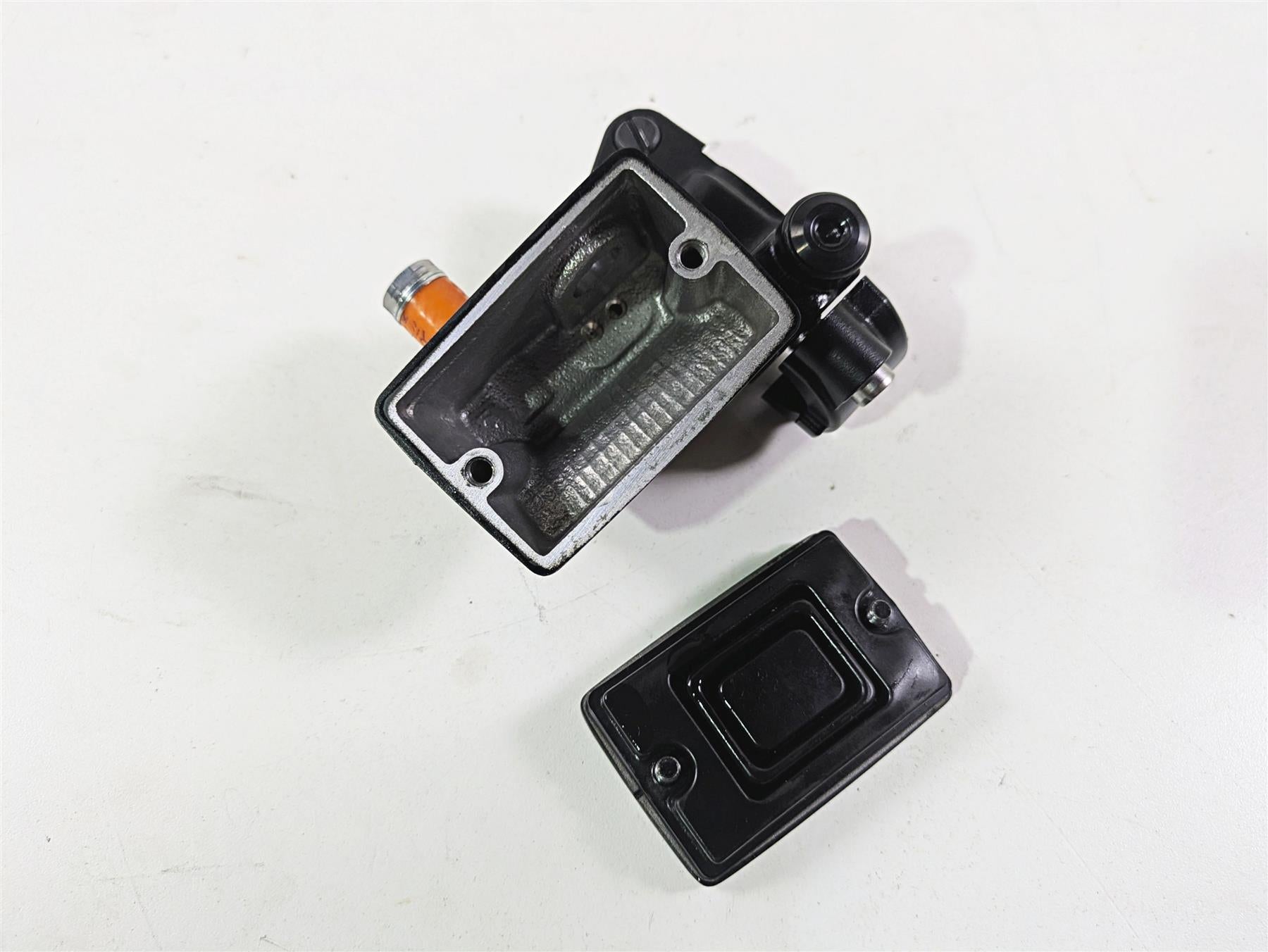 2024 Triumph Street Triple 765 R Nissin Front Brake Master Cylinder 5/8 T2025940 {{ shop.shopifyCountryName }} - Mototech271