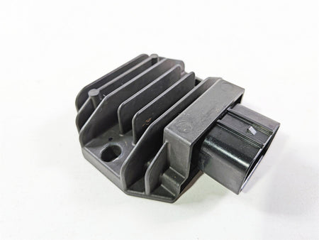 2016 Yamaha YZF R1 RN32 Rectifier Voltage Regulator 2CR-81960-00-00 FH022BA {{ shop.shopifyCountryName }} - Mototech271
