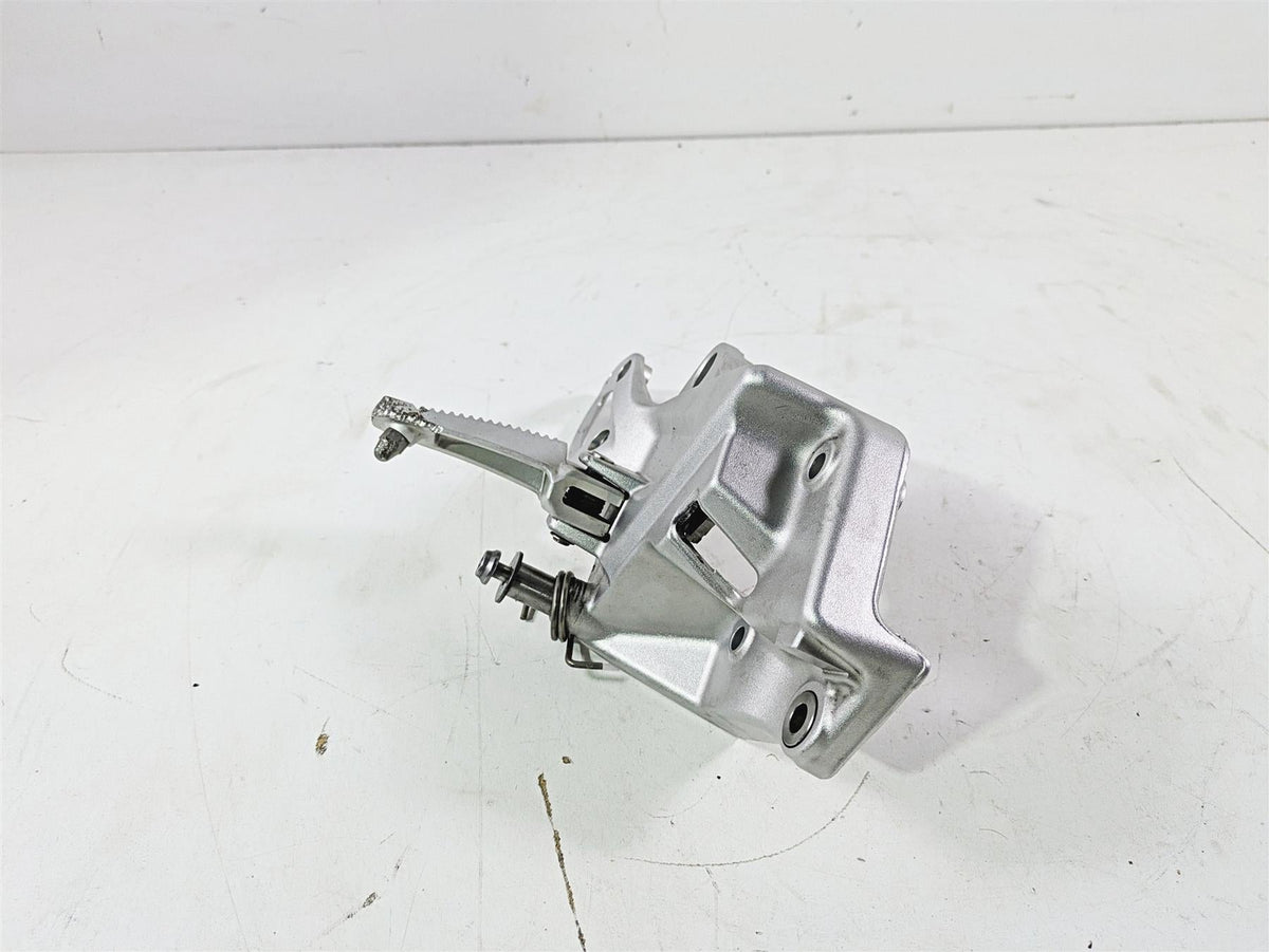 2016 BMW F800R K73 Right Front Rider Footpeg Foot Peg Rear 8527864 46718534960 {{ shop.shopifyCountryName }} - Mototech271