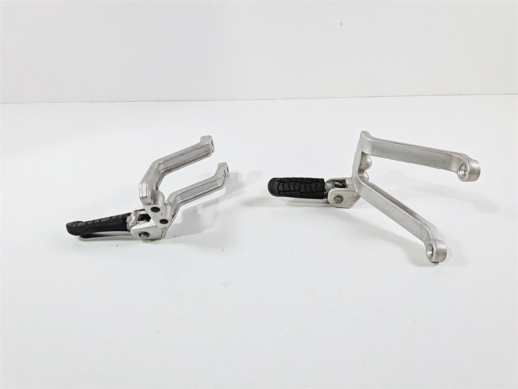 2005 KTM 950 LC8 Adventure Passenger Foot Peg Rest Set 6000304900001S {{ shop.shopifyCountryName }} - Mototech271