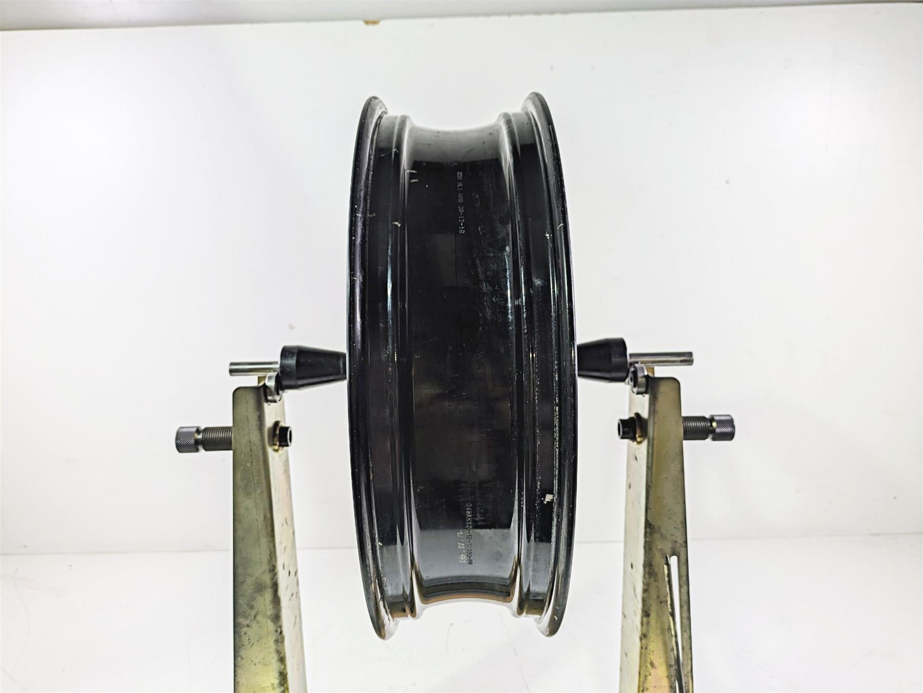 2011 Kawasaki EX650R Ninja Straight Enkei 17x4.5 Rear Wheel Rim 41073-0146-QT {{ shop.shopifyCountryName }} - Mototech271