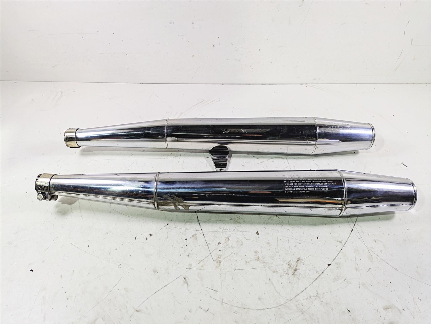 1998 Moto Guzzi California 1100 EV Oem Exhaust Muffler Set - Read GU17123062 {{ shop.shopifyCountryName }} - Mototech271
