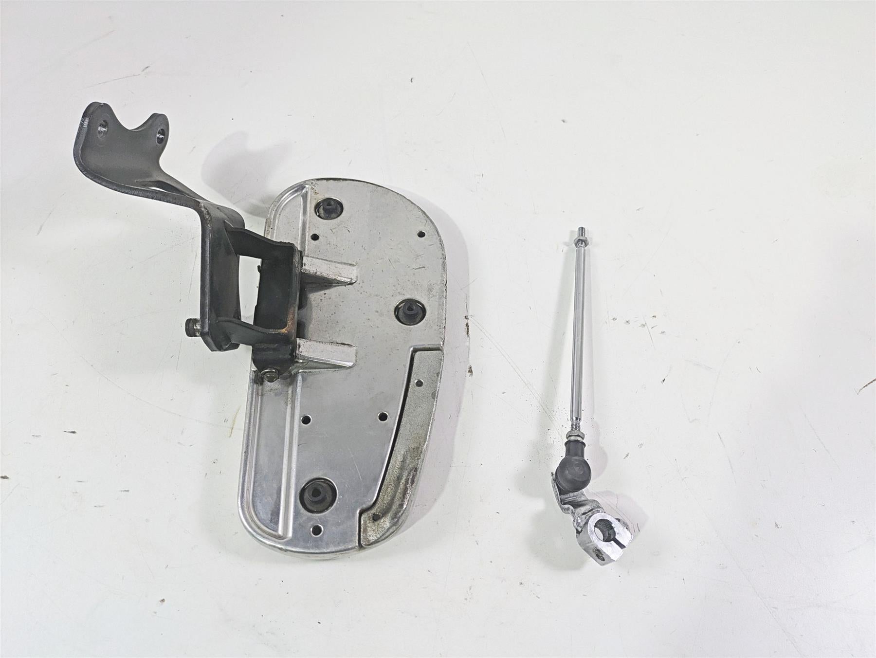 2006 Yamaha XVS650 V-Star Classic Left Floor Board & Mount 5BN-27412-03-00 {{ shop.shopifyCountryName }} - Mototech271