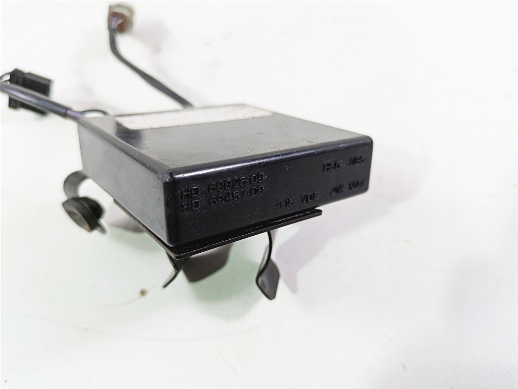 2013 Harley VRSCF Muscle Rod Rear Turn Signal Module 69457-09 {{ shop.shopifyCountryName }} - Mototech271