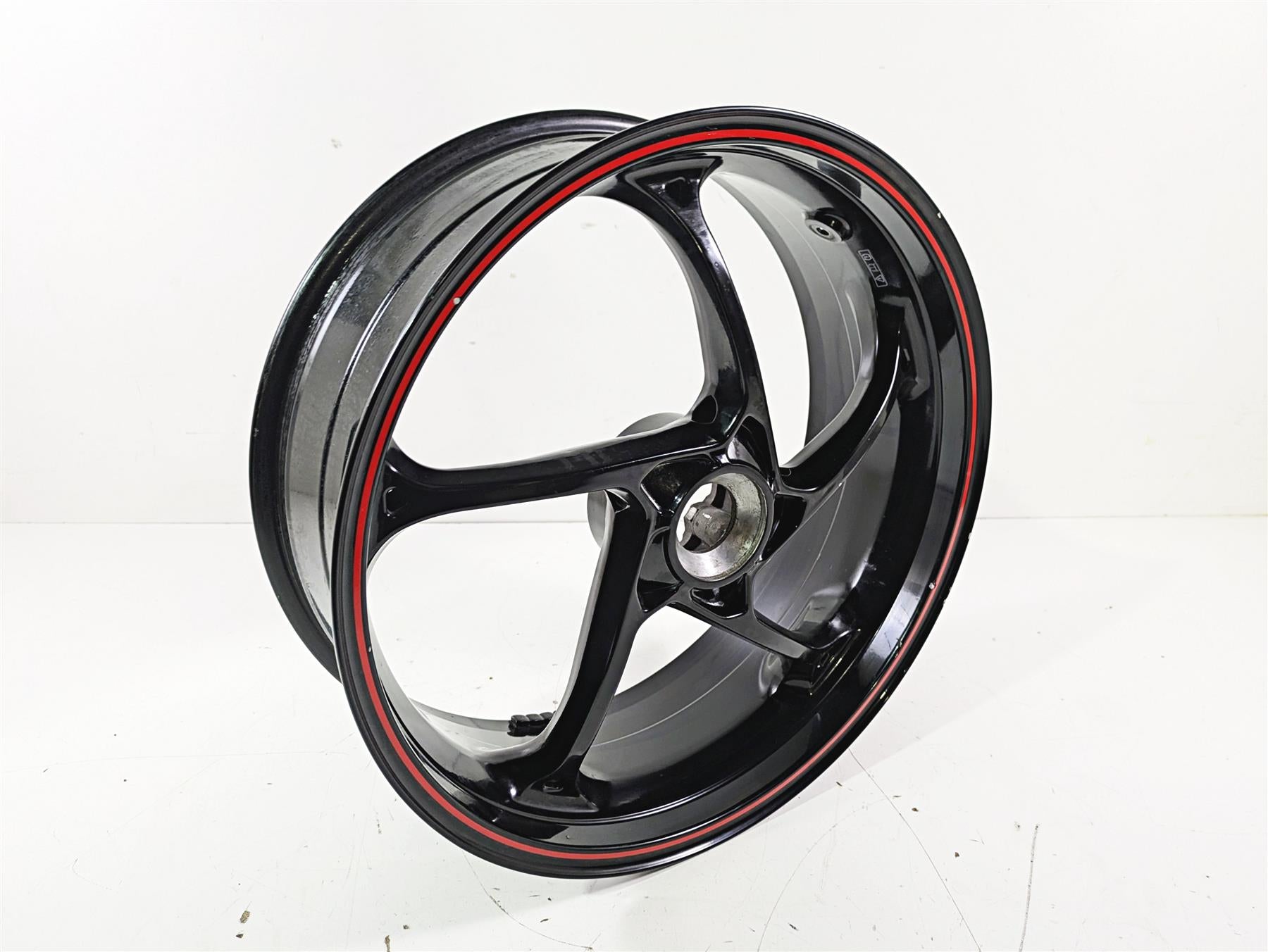 2019 Triumph Speed Triple RS 1050 Straight Rear Wheel Rim 17x6 T2010574 {{ shop.shopifyCountryName }} - Mototech271