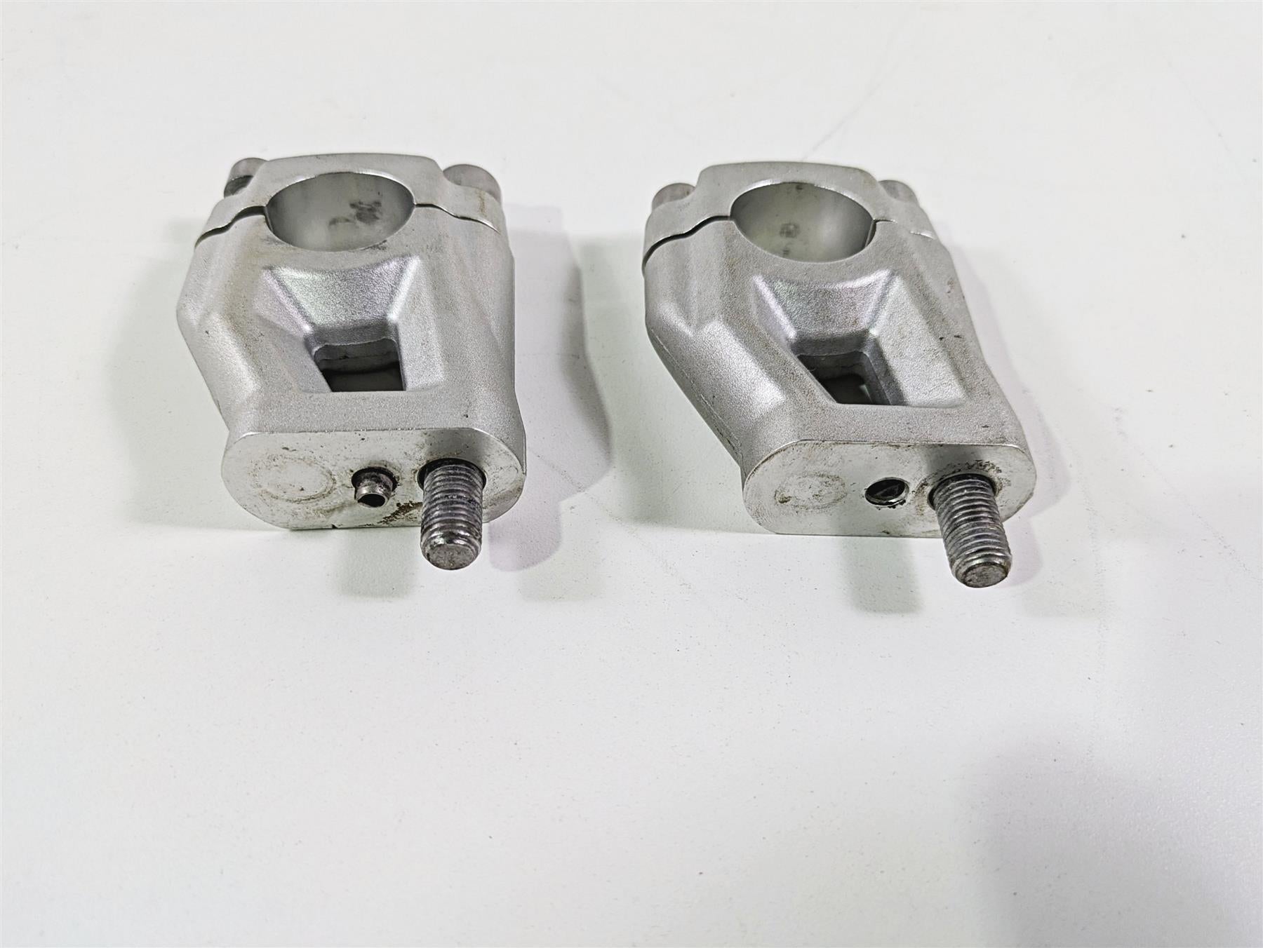 2015 Triumph Tiger Explorer XC Oem Handlebar Riser Holder Set T2040813 {{ shop.shopifyCountryName }} - Mototech271
