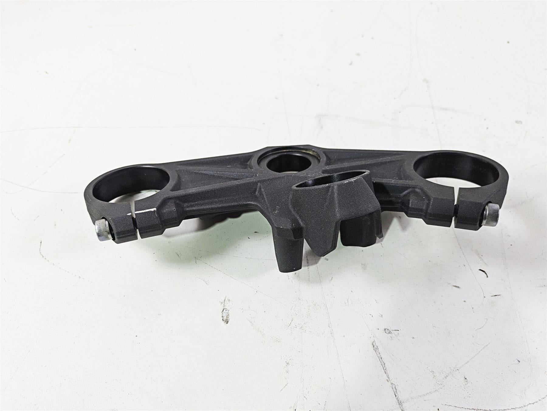2024 Kawasaki ZX6R ZX636 Ninja Upper Triple Tree Steering Clamp 44039-0181 {{ shop.shopifyCountryName }} - Mototech271
