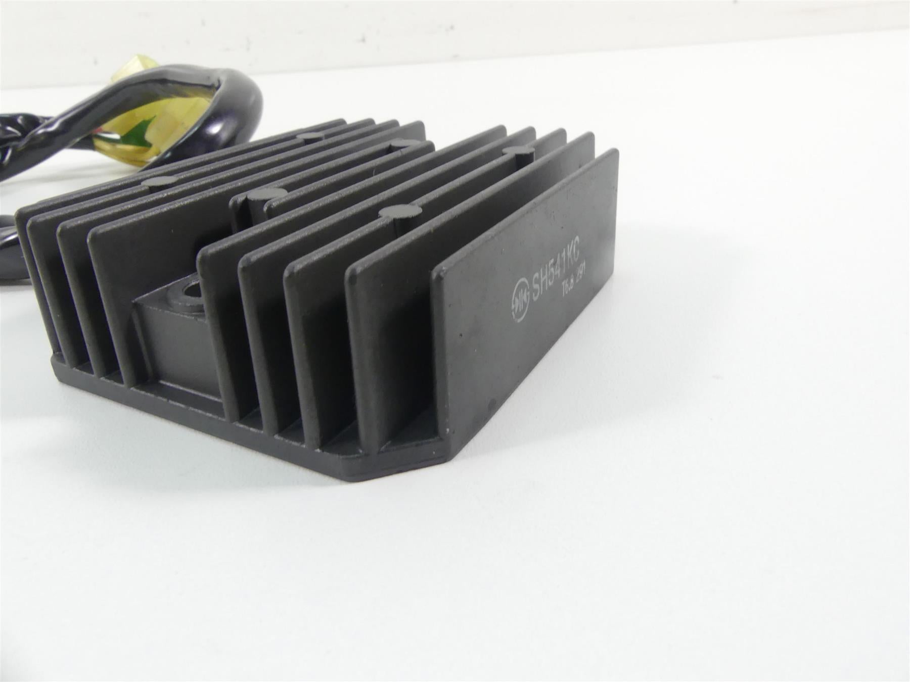 2007 Honda VT1100 C2 Shadow Rectifier Voltage Regulator 31600-MCK-A51 SH541KC {{ shop.shopifyCountryName }} - Mototech271