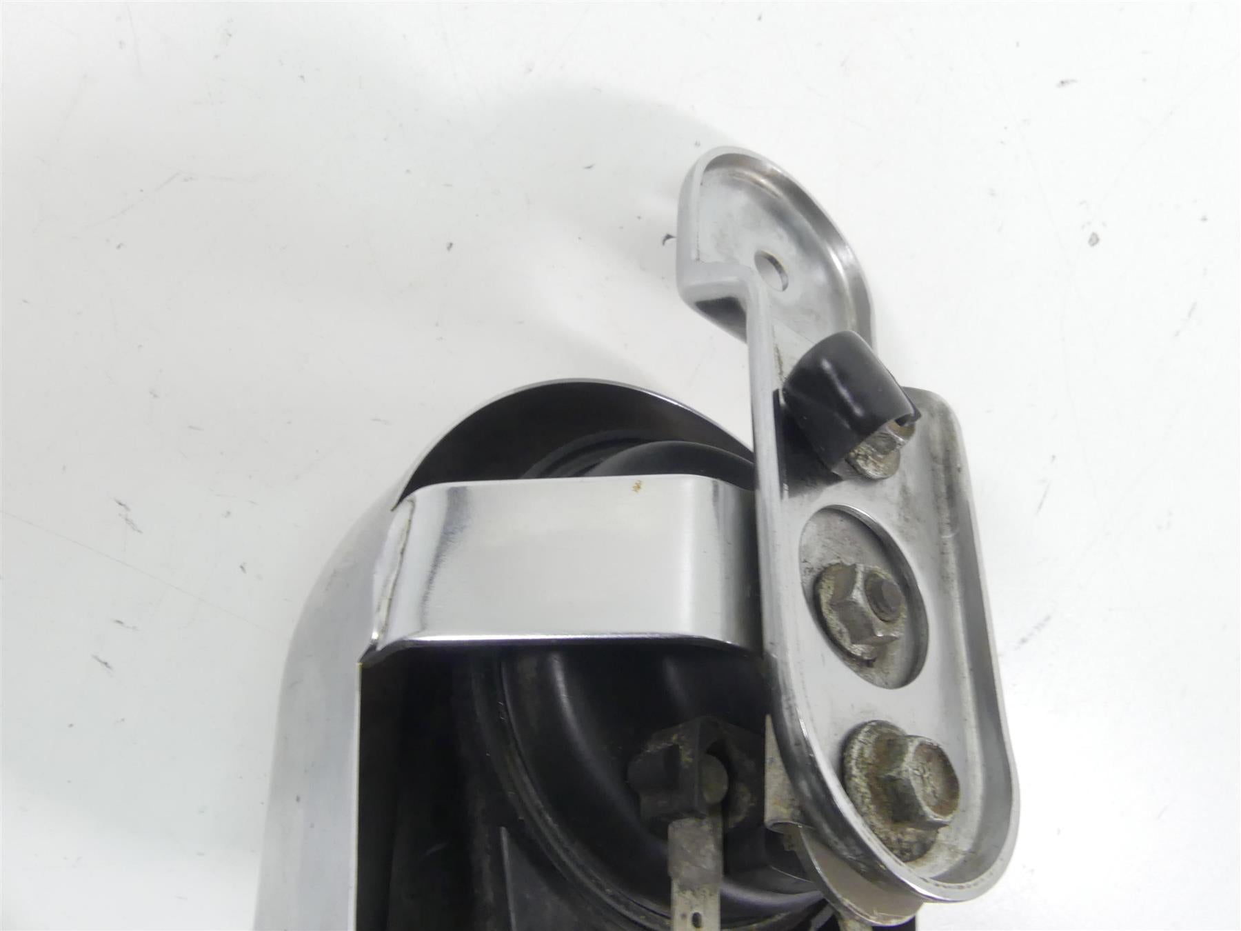 2011 Harley FXDWG Dyna Wide Glide Horn + Chrome Cover 61300478A {{ shop.shopifyCountryName }} - Mototech271