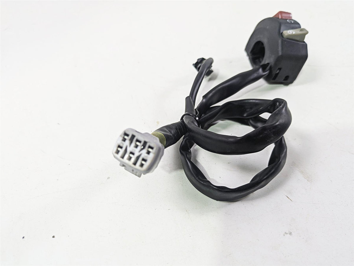 2024 Kawasaki ZX6R ZX636 Ninja Right Hand Control Switch Start Kill 46091-0625 {{ shop.shopifyCountryName }} - Mototech271