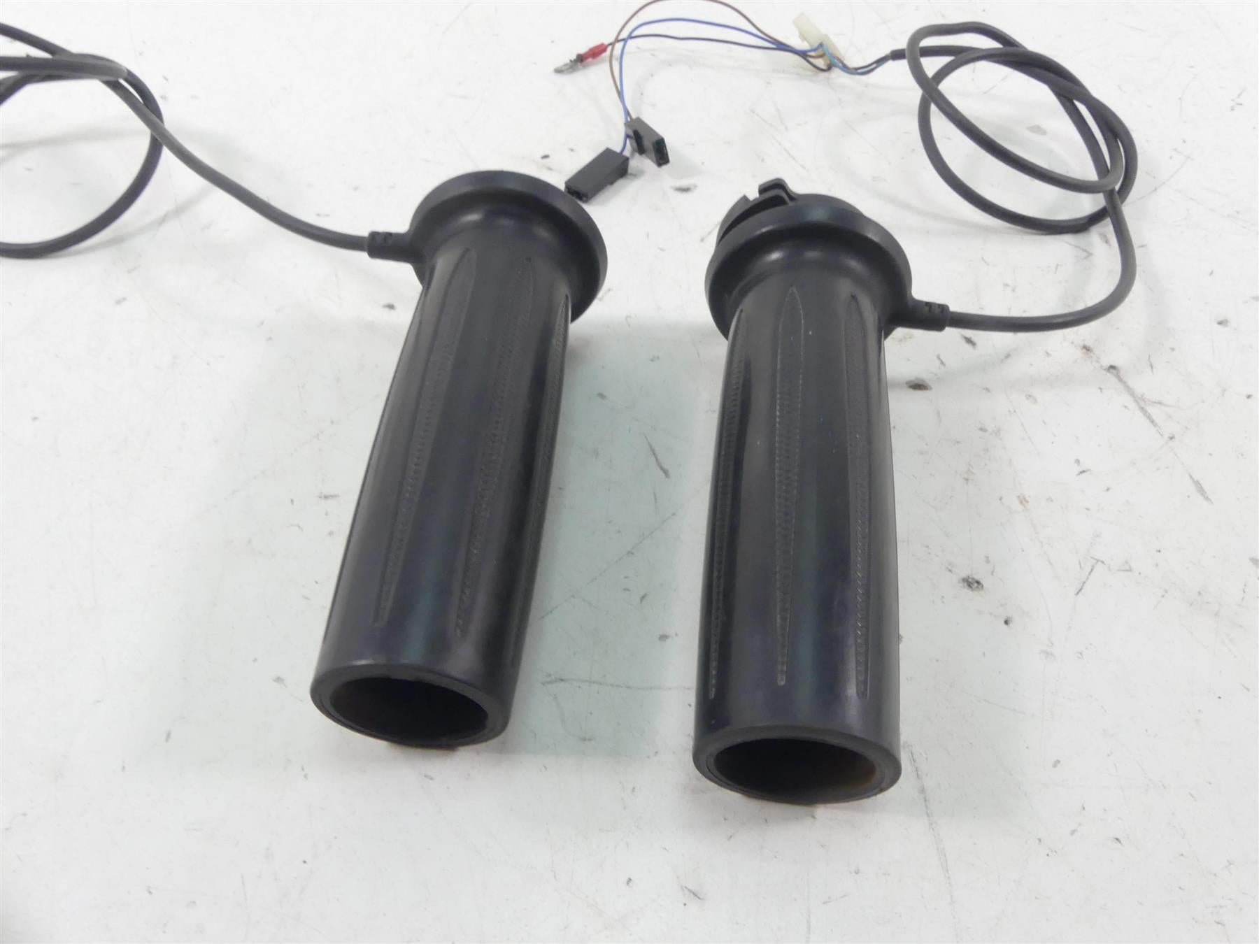 2011 Victory Vision Tour Left Right Heated Grip + Wiring Set 5413493 {{ shop.shopifyCountryName }} - Mototech271