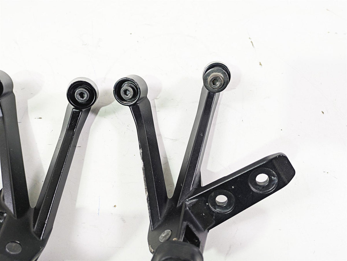 2020 Suzuki V-Strom 1050 XT Rear Passenger Footpeg Rest Set 43811-31J00-YAP {{ shop.shopifyCountryName }} - Mototech271