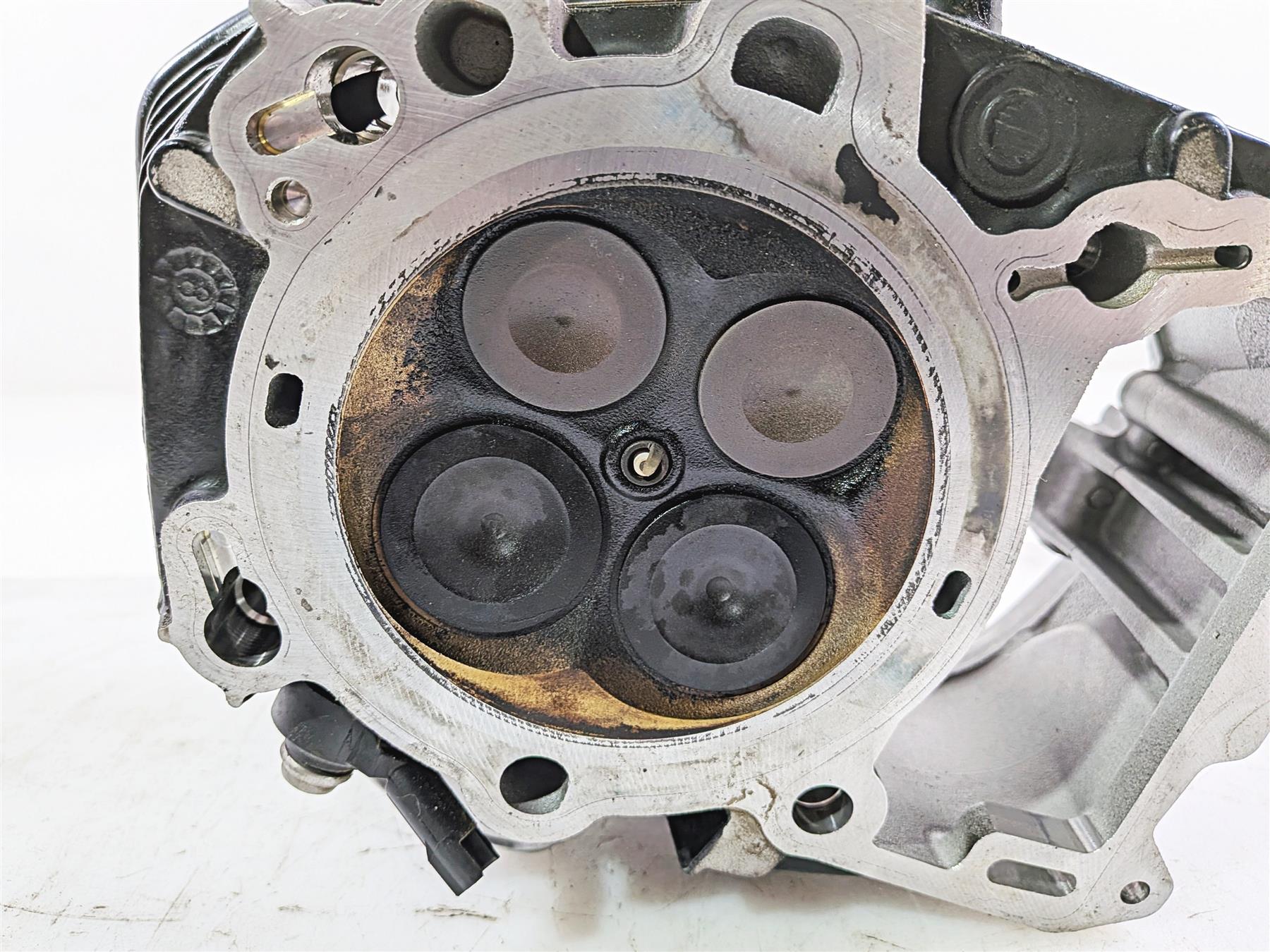 2019 BMW R1250GS K50 Right Cylinder Head Cylinderhead Cam Shaft 7K 11128393757 {{ shop.shopifyCountryName }} - Mototech271