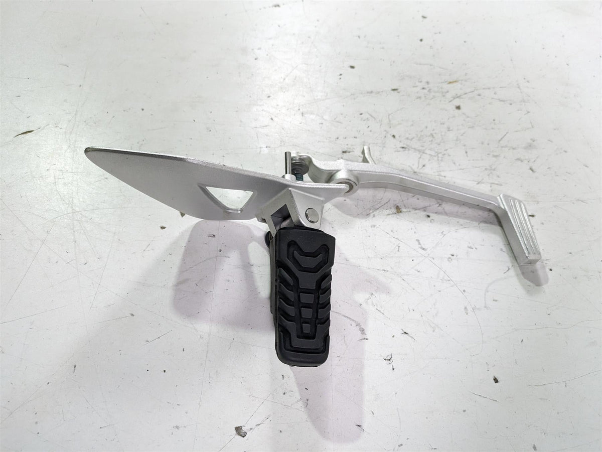 2022 BMW R1250 RT K052 Right Front Footpeg & Brake Pedal Set 35218534746 {{ shop.shopifyCountryName }} - Mototech271