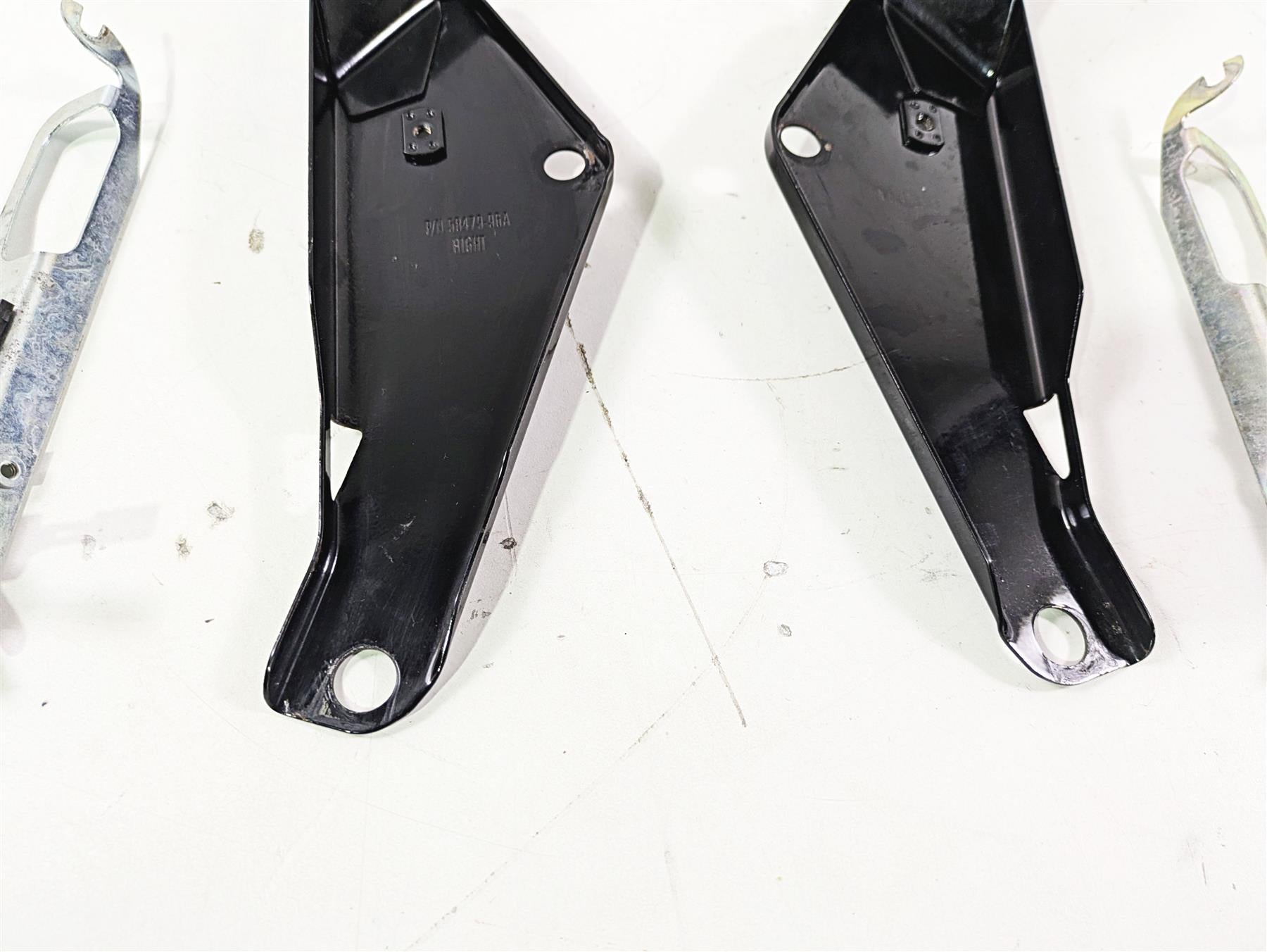 2008 Harley Touring FLHTP Electra Glide Front Fairing Mounts Set 58478-96 {{ shop.shopifyCountryName }} - Mototech271