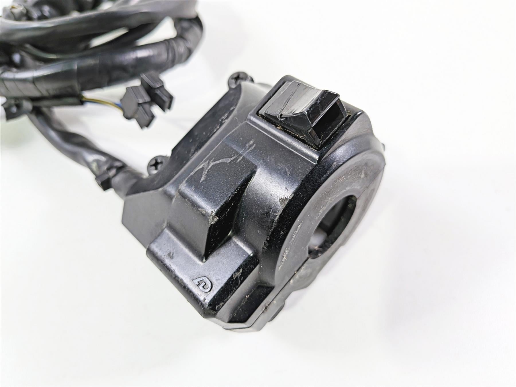 2016 Yamaha YZF R1 RN32 Left Hand Control Switch 2CR-83969-00-00 {{ shop.shopifyCountryName }} - Mototech271