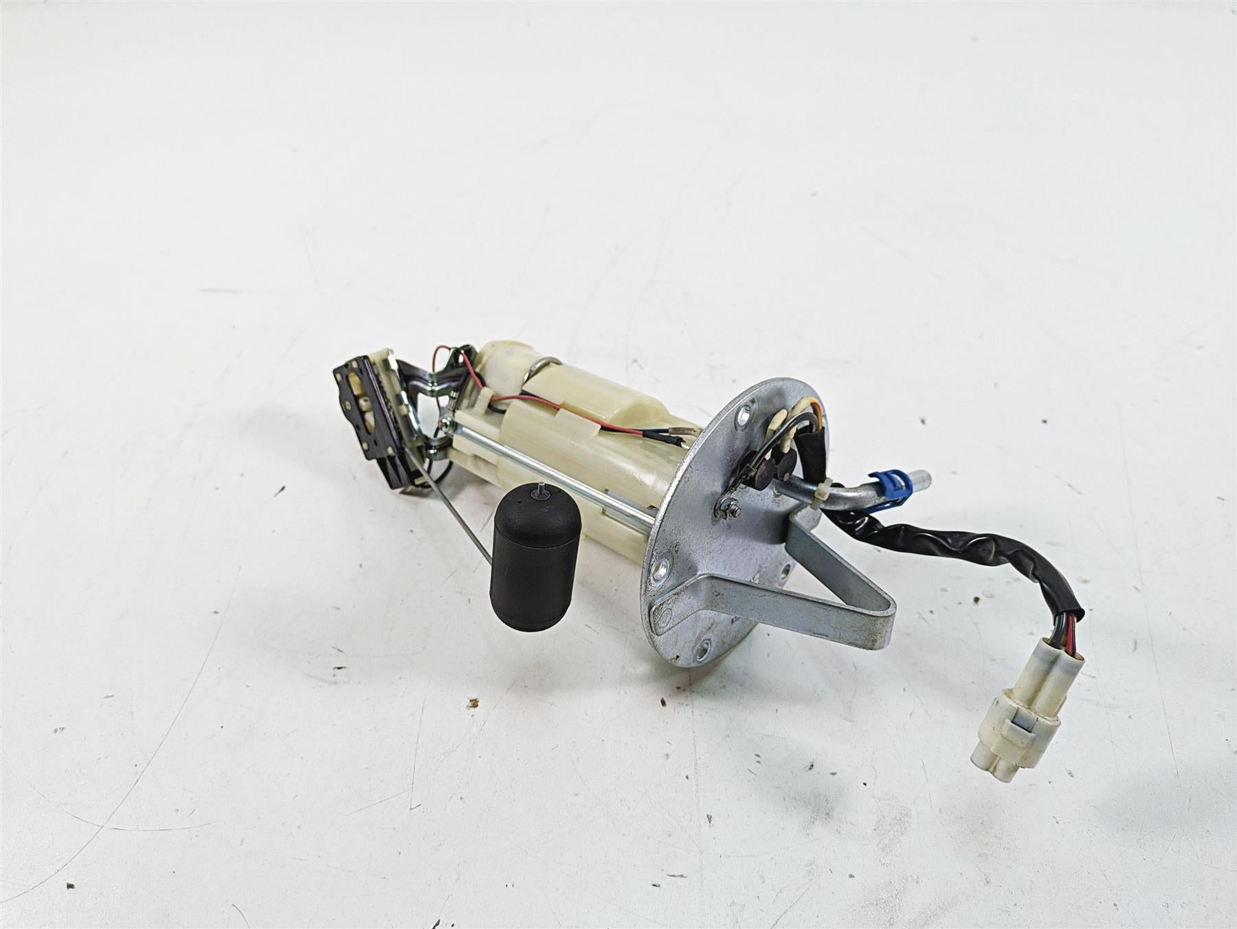 2009 Suzuki GSXR750 K9 Fuel Gas Petrol Pump - Tested 15100-37H00 15100-37H01 {{ shop.shopifyCountryName }} - Mototech271