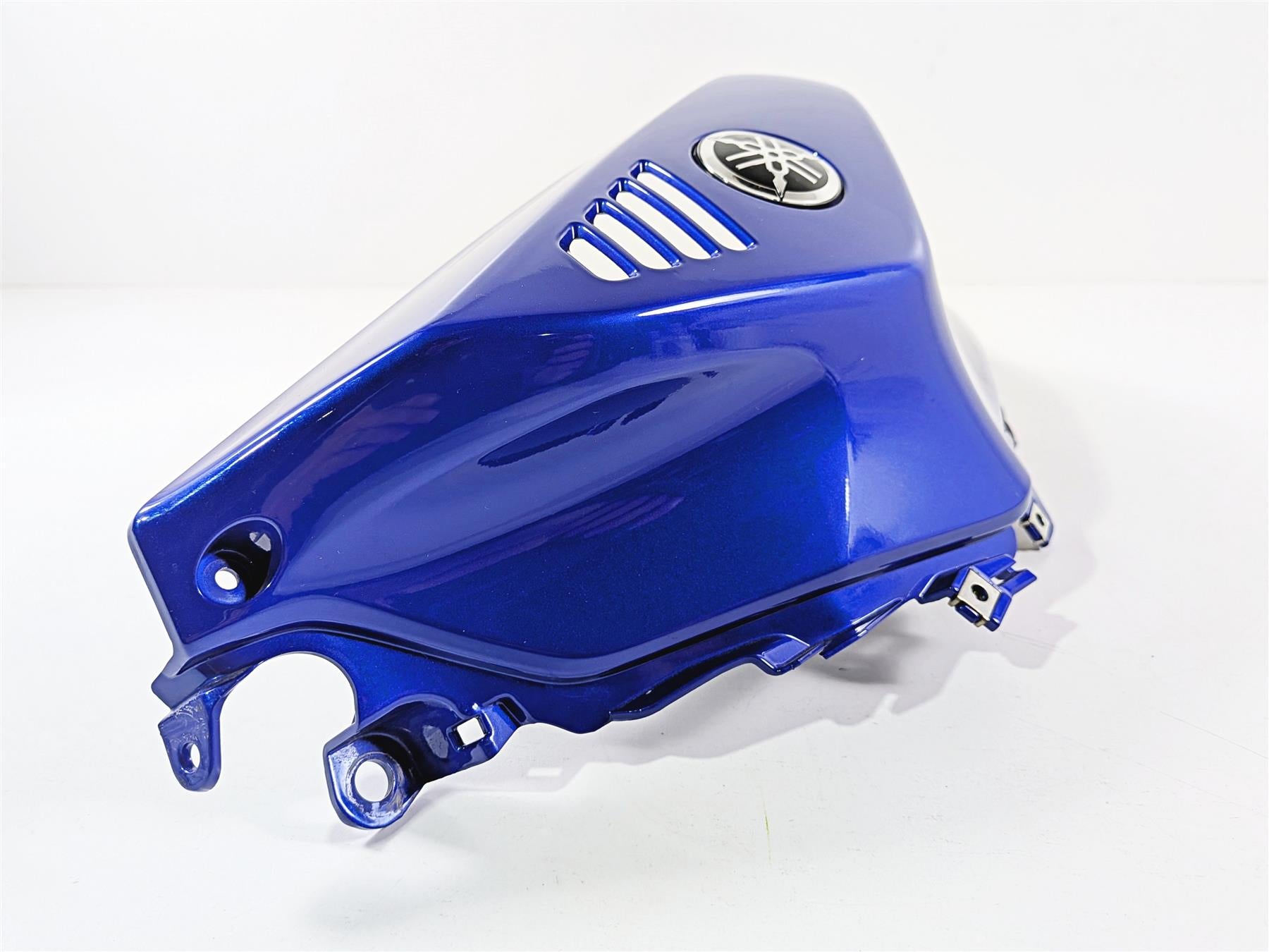 2025 Yamaha YZF R7 Oem Blue Left Side Tank Cover Fairing BEB-24129-00 {{ shop.shopifyCountryName }} - Mototech271