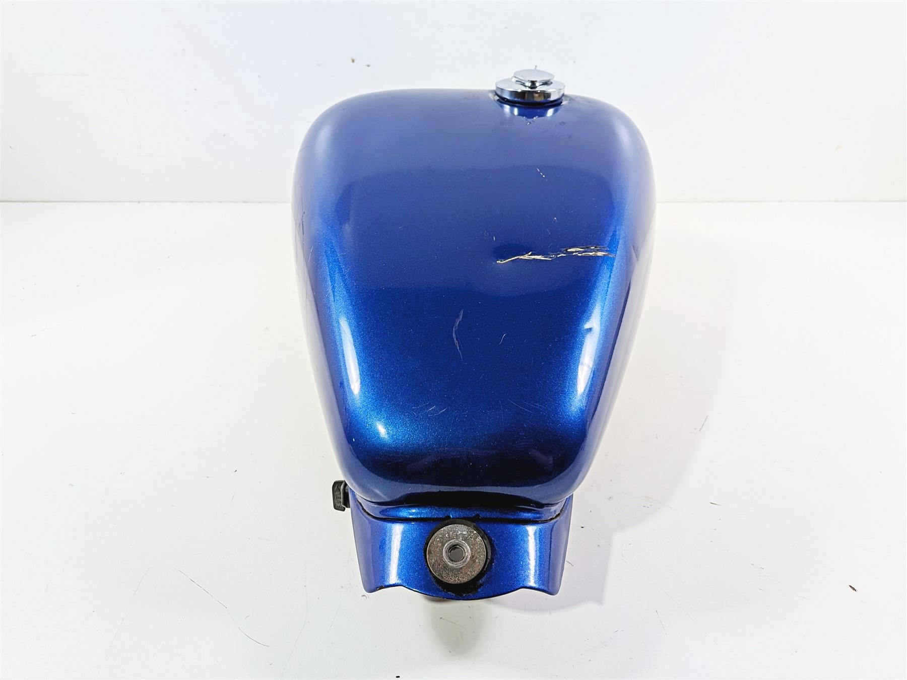 1996 Honda VT1100 C Shadow Fuel Gas Petrol Tank READ 17520-MAA-840 {{ shop.shopifyCountryName }} - Mototech271