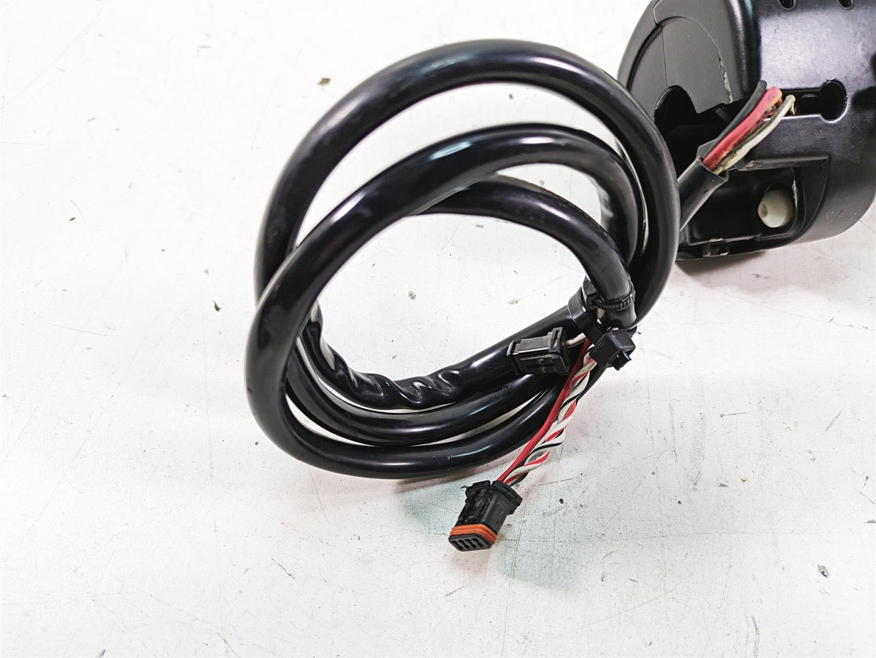 2019 Harley XL883N Sportster Iron Right Hand Control Switch 71500118 {{ shop.shopifyCountryName }} - Mototech271