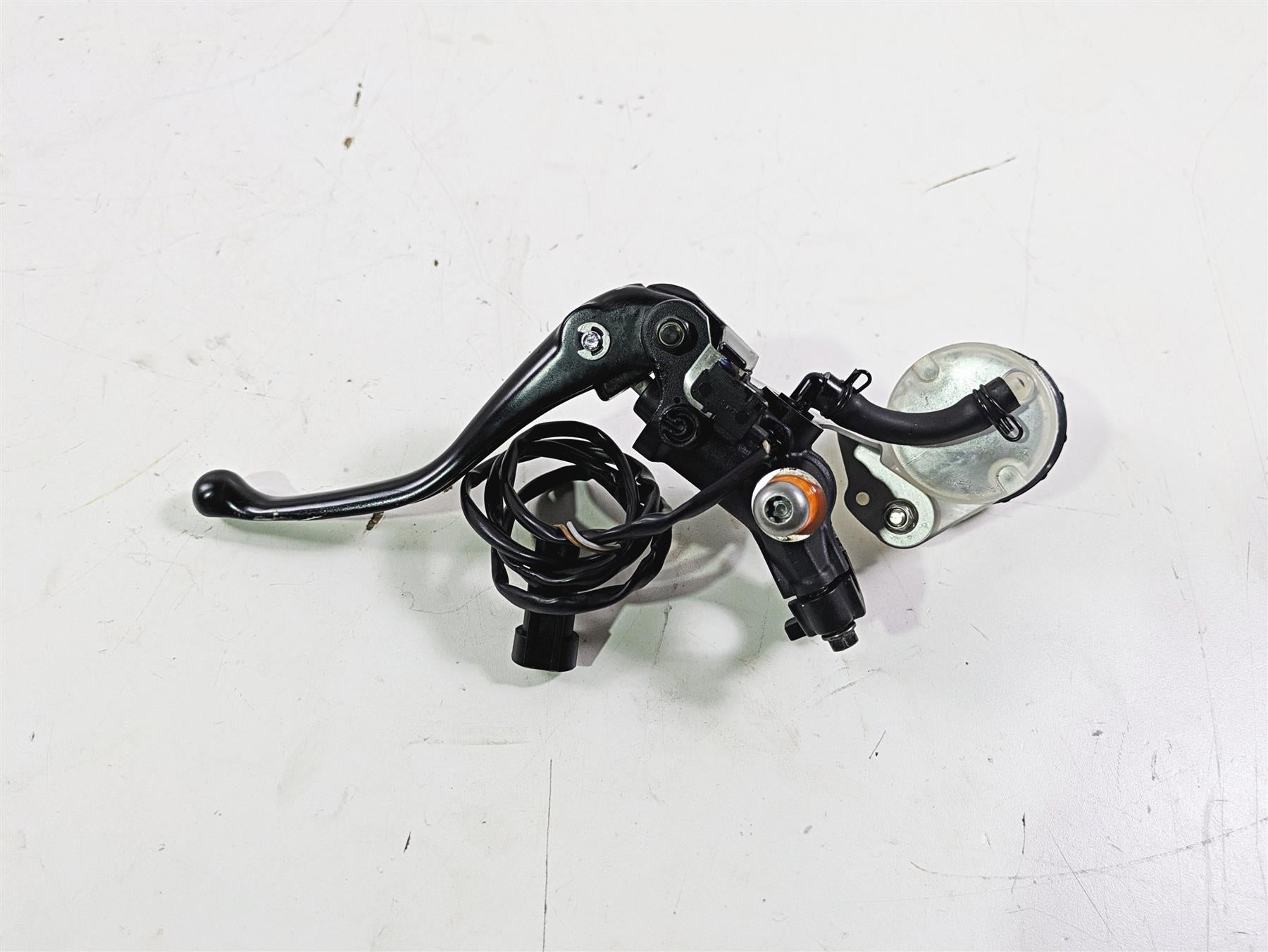 2018 KTM 1290 Super Adv S Front Radial Brembo Brake Pump & Lever 6201310110030 {{ shop.shopifyCountryName }} - Mototech271