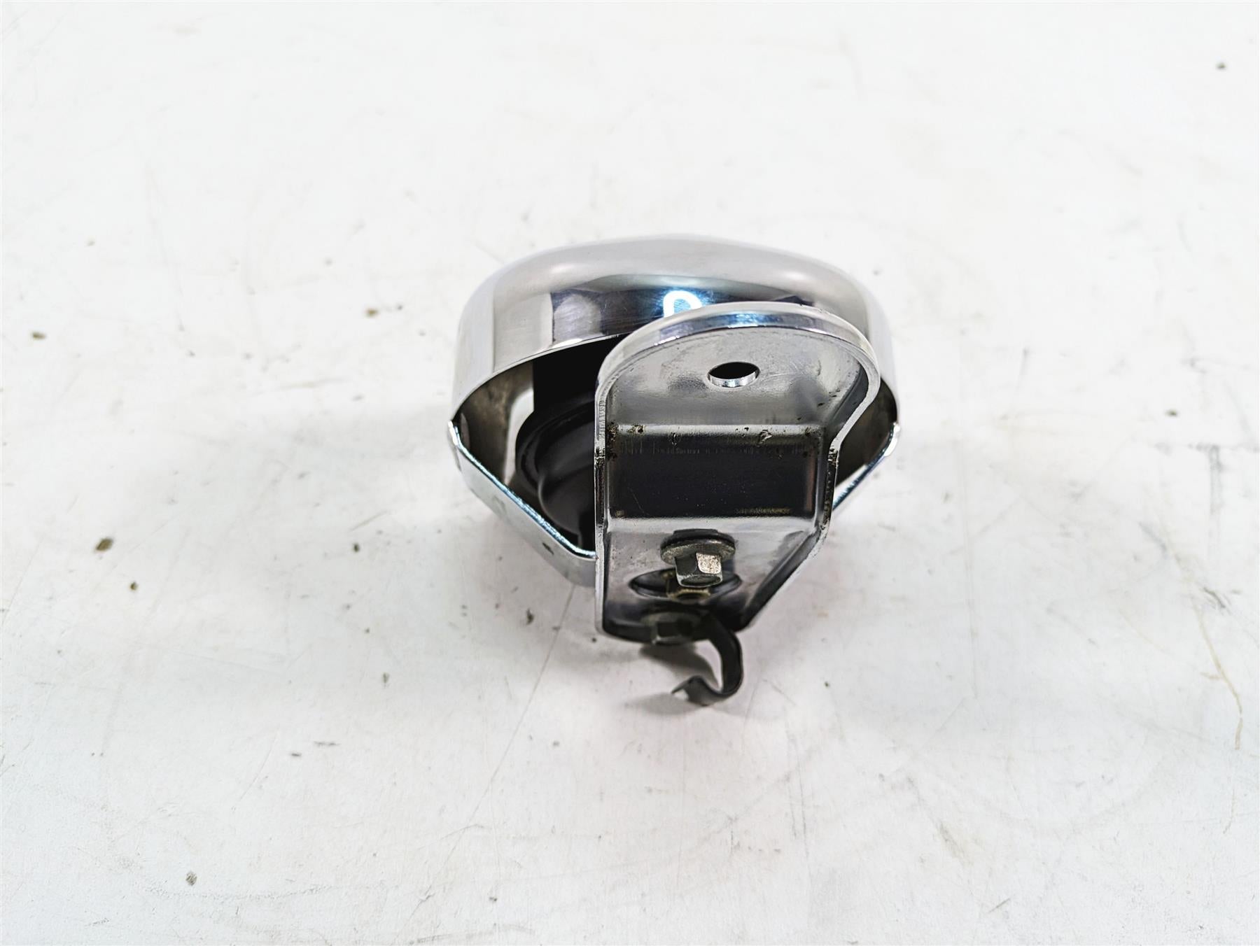 2009 Harley Touring FLHTCU Electra Glide Horn & Chrome Cover 61300478A {{ shop.shopifyCountryName }} - Mototech271