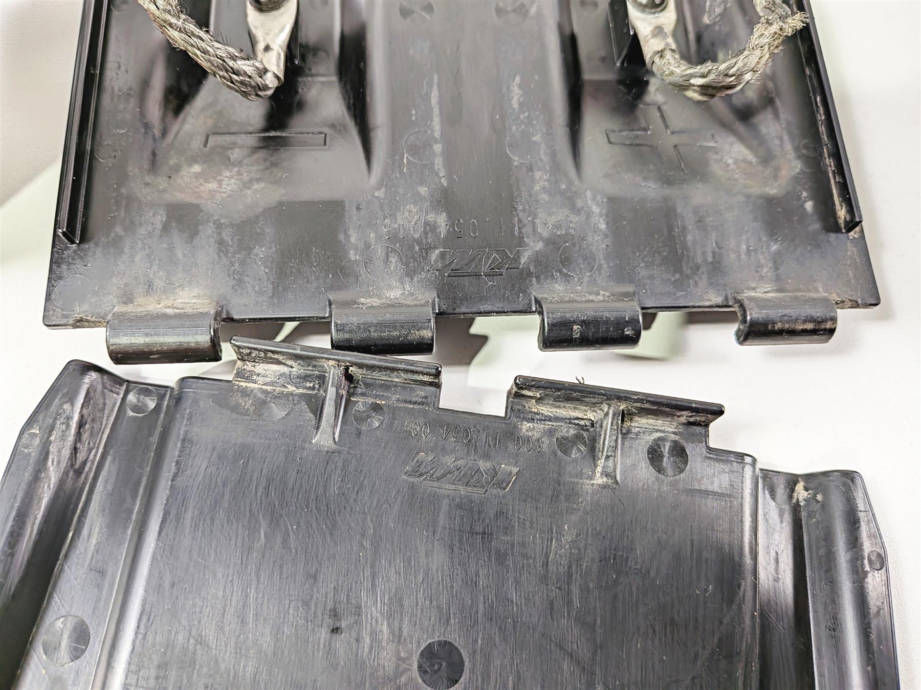 2005 KTM 950 LC8 Adventure Speedo Mount Battery Box Inlet Scoop Fairing {{ shop.shopifyCountryName }} - Mototech271