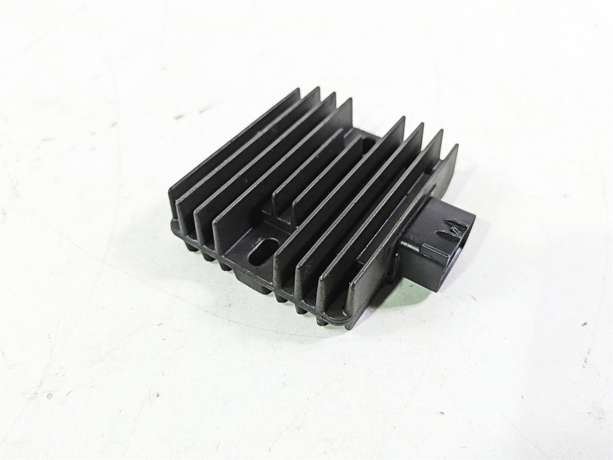 2004 Yamaha XVZ1300 Royal Star Rectifier Voltage Regulator 4XY-81960-00-00 SH678-11 {{ shop.shopifyCountryName }} - Mototech271